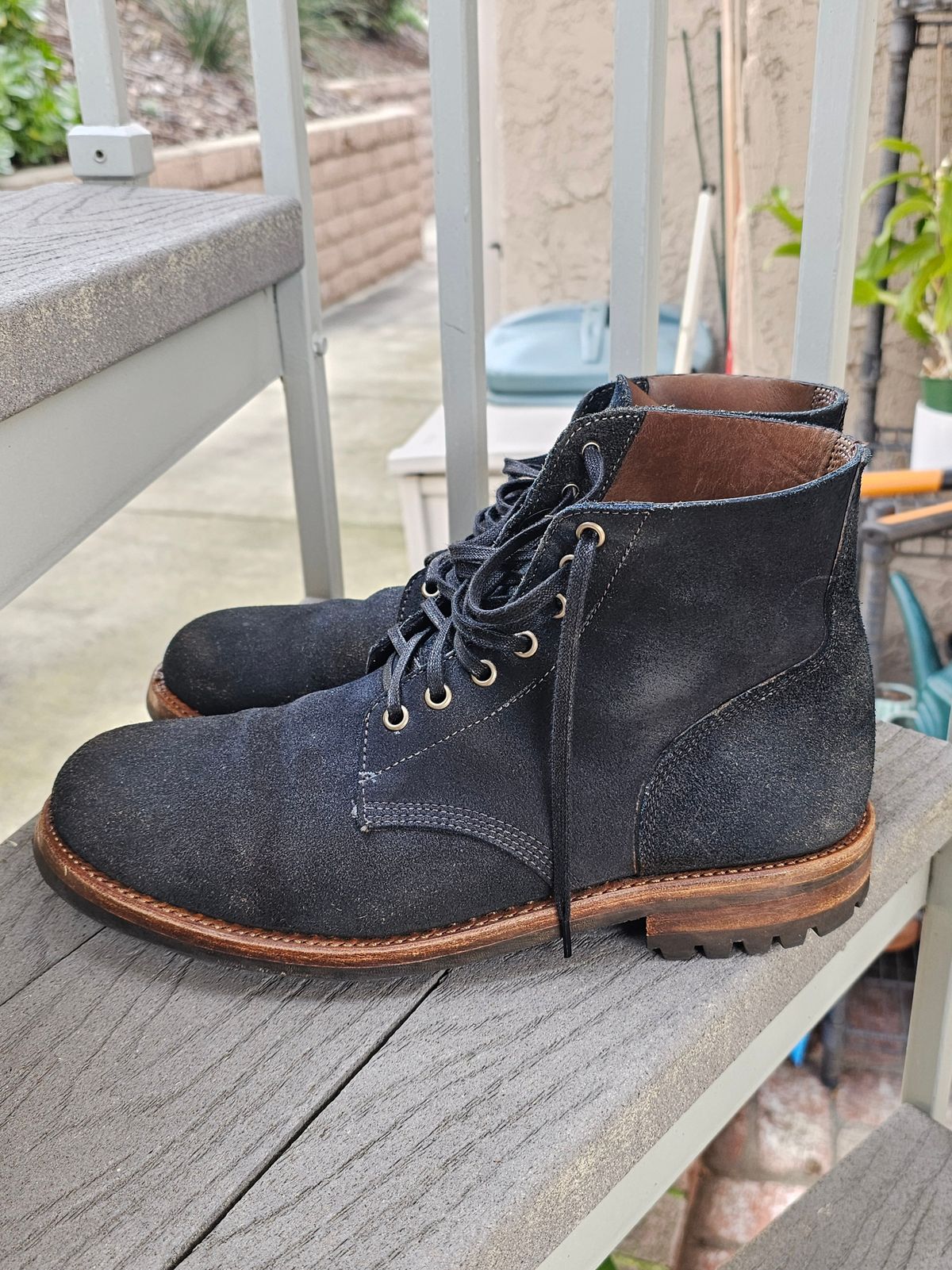 Photo by basboy on February 3, 2024 of the Oak Street Bootmakers Field Boot in Horween Natural Indigo Chromexcel Roughout.