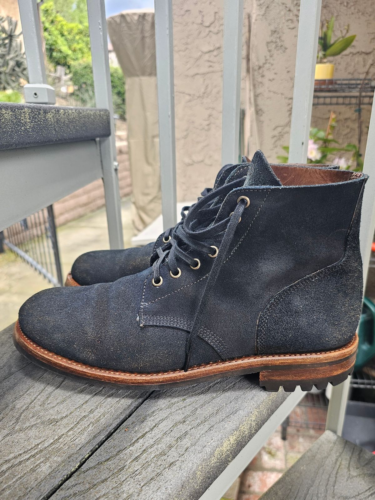 Photo by basboy on April 5, 2024 of the Oak Street Bootmakers Field Boot in Horween Natural Indigo Chromexcel Roughout.