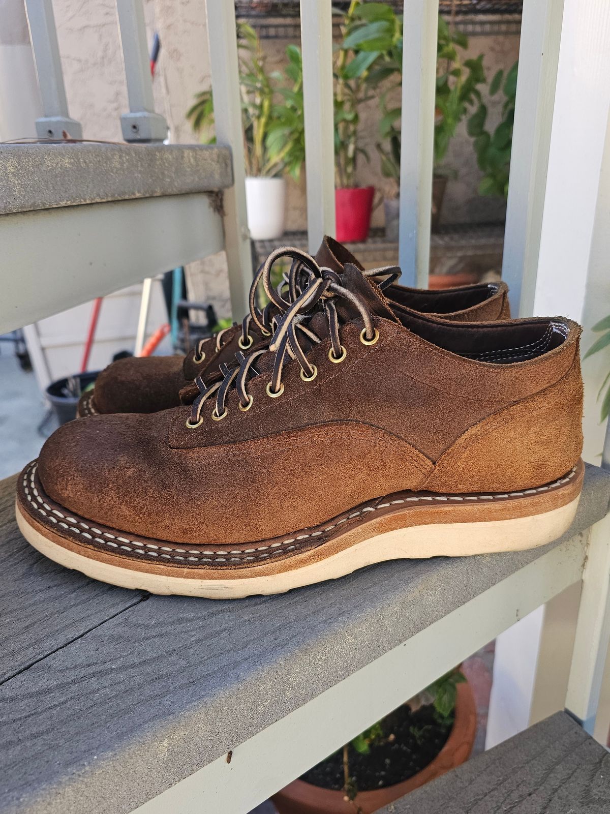 Photo by basboy on November 4, 2024 of the White's X Freenote cloth Oxford LTT in Seidel Distressed Roughout.