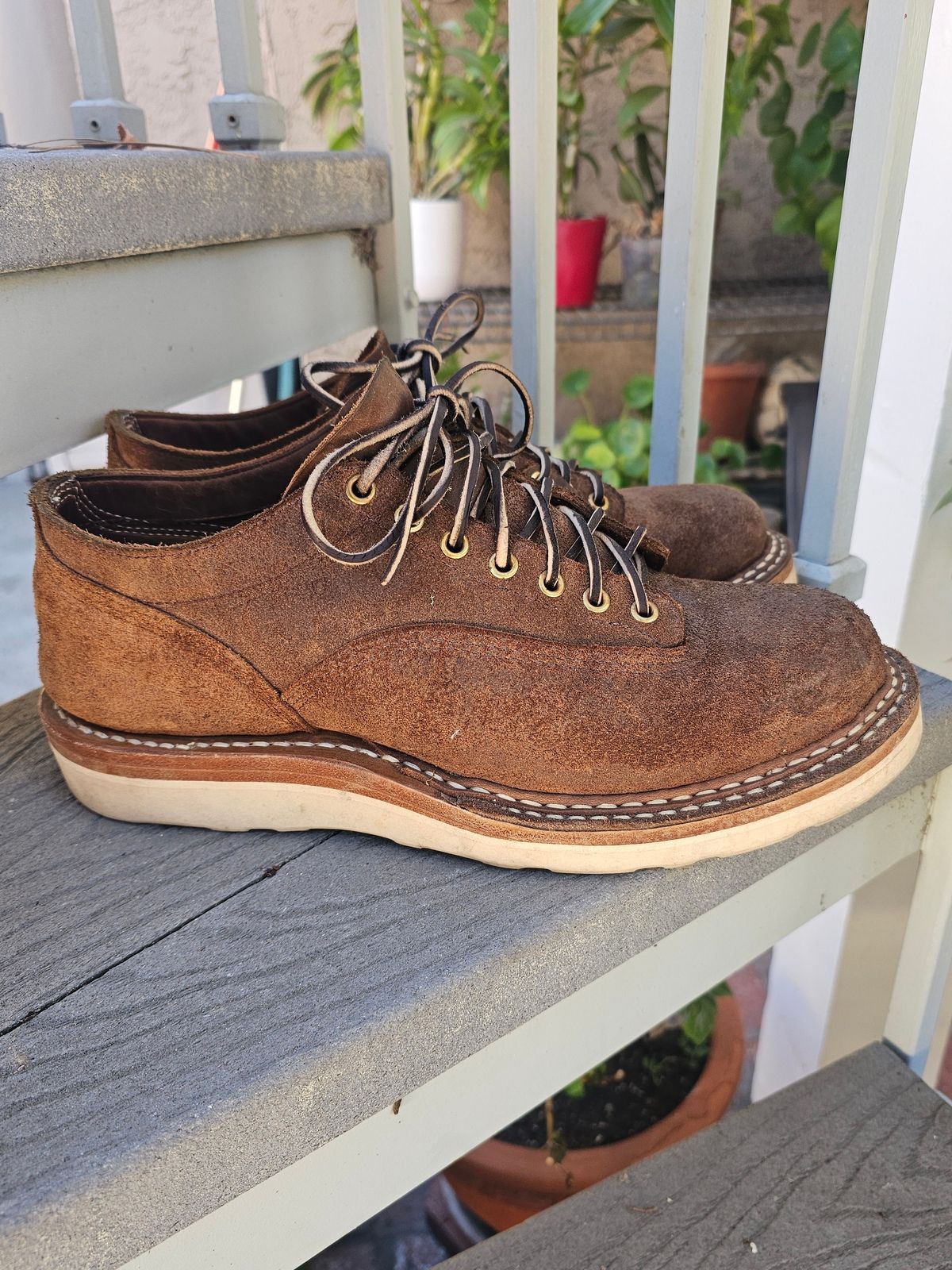 Photo by basboy on November 4, 2024 of the White's X Freenote cloth Oxford LTT in Seidel Distressed Roughout.