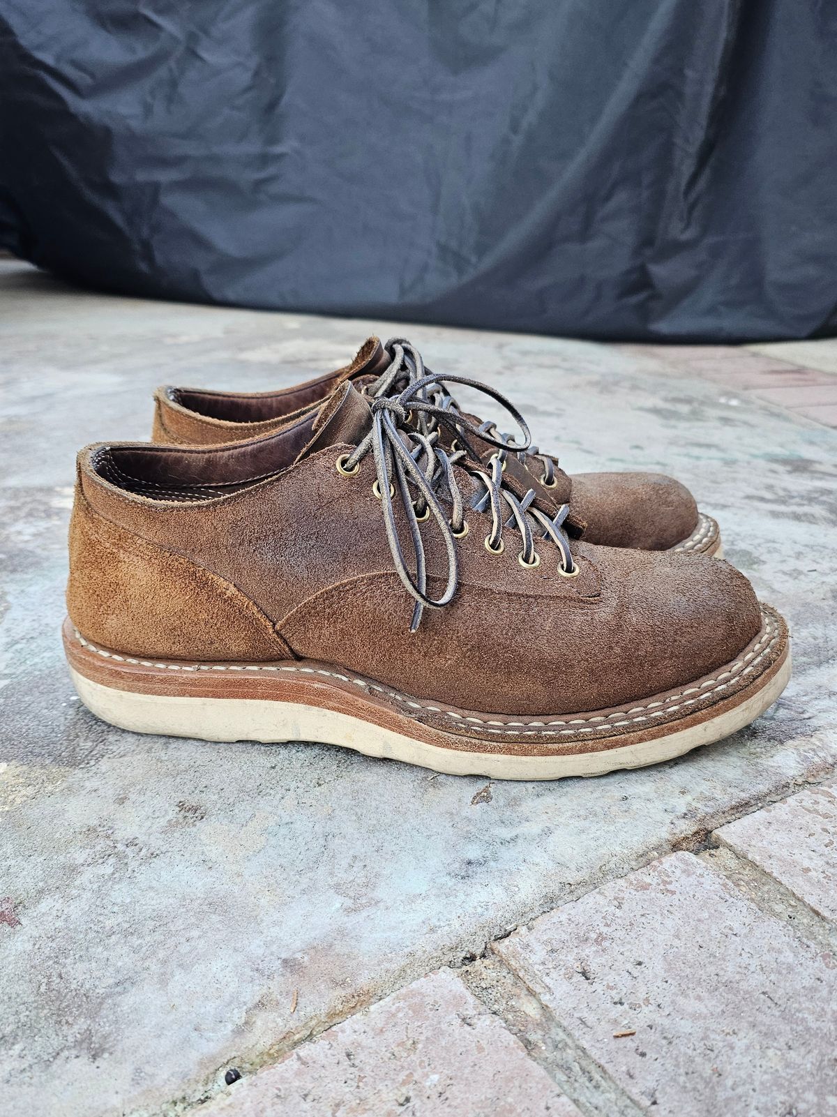 Photo by basboy on January 5, 2025 of the White's X Freenote cloth Oxford LTT in Seidel Distressed Roughout.