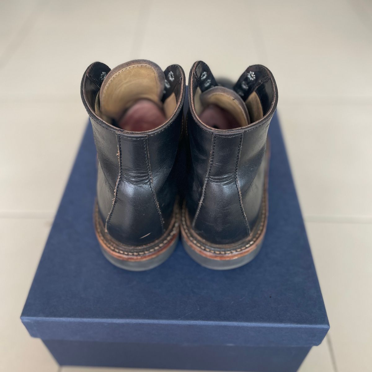 Photo by khc1013 on November 8, 2023 of the Oak Street Bootmakers Lakeshore Boot in Horween Black Chromexcel.