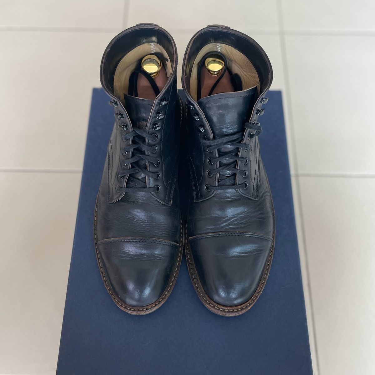Photo by khc1013 on November 8, 2023 of the Oak Street Bootmakers Lakeshore Boot in Horween Black Chromexcel.