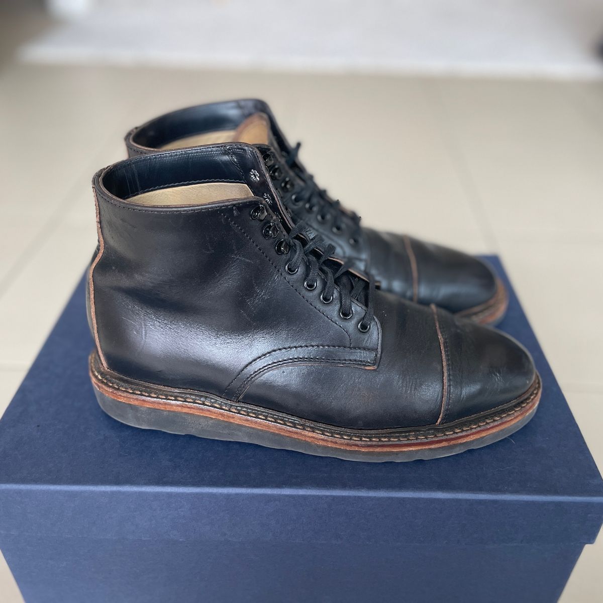 Photo by khc1013 on November 8, 2023 of the Oak Street Bootmakers Lakeshore Boot in Horween Black Chromexcel.