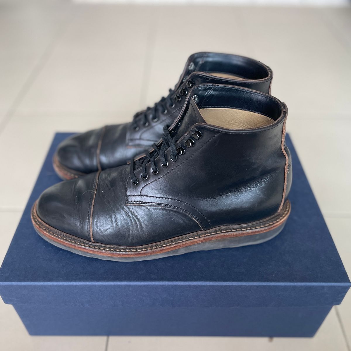 Photo by khc1013 on November 8, 2023 of the Oak Street Bootmakers Lakeshore Boot in Horween Black Chromexcel.