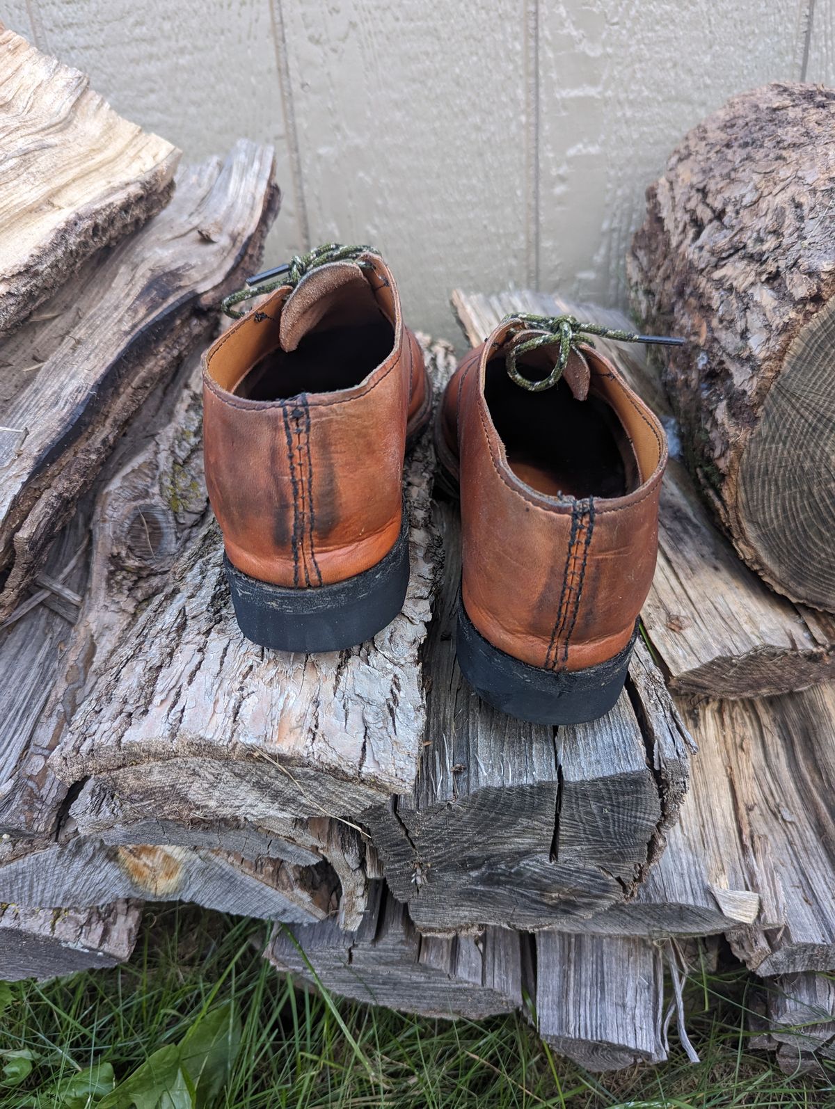 Photo by hooknpunch on November 1, 2023 of the Hook & Punch Derby Shoe in Conceria MPG Aragona English Tan.