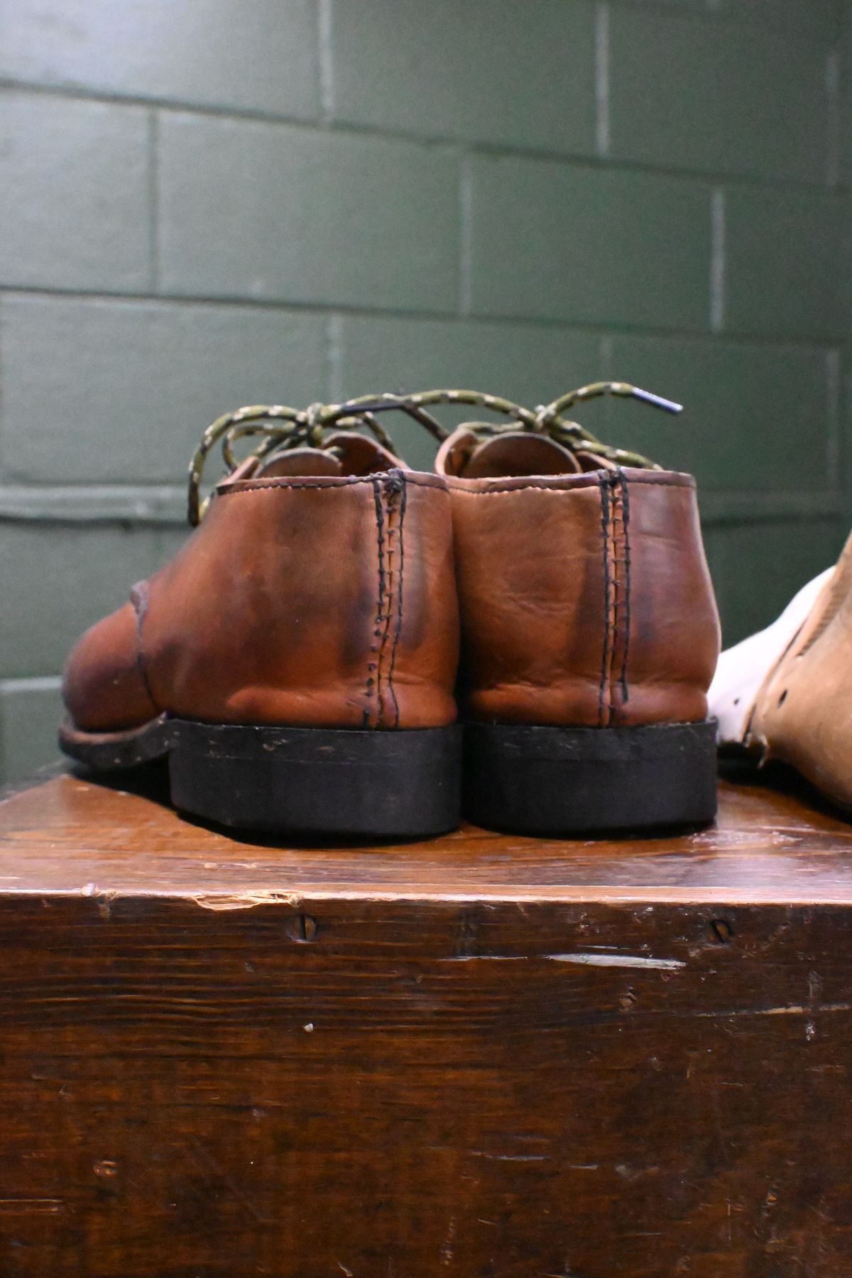 Photo by hooknpunch on January 3, 2024 of the Hook & Punch Derby Shoe in Conceria MPG Aragona English Tan.