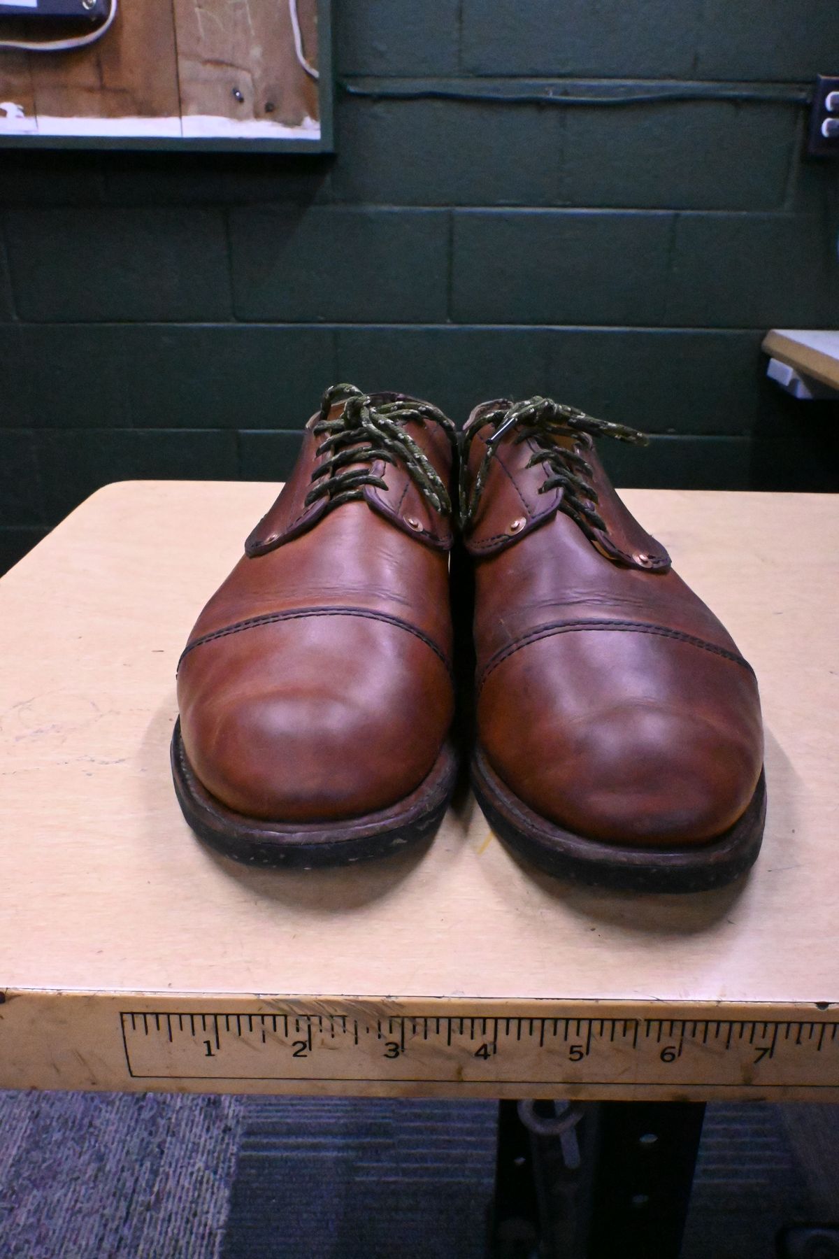 Photo by hooknpunch on January 3, 2024 of the Hook & Punch Derby Shoe in Conceria MPG Aragona English Tan.