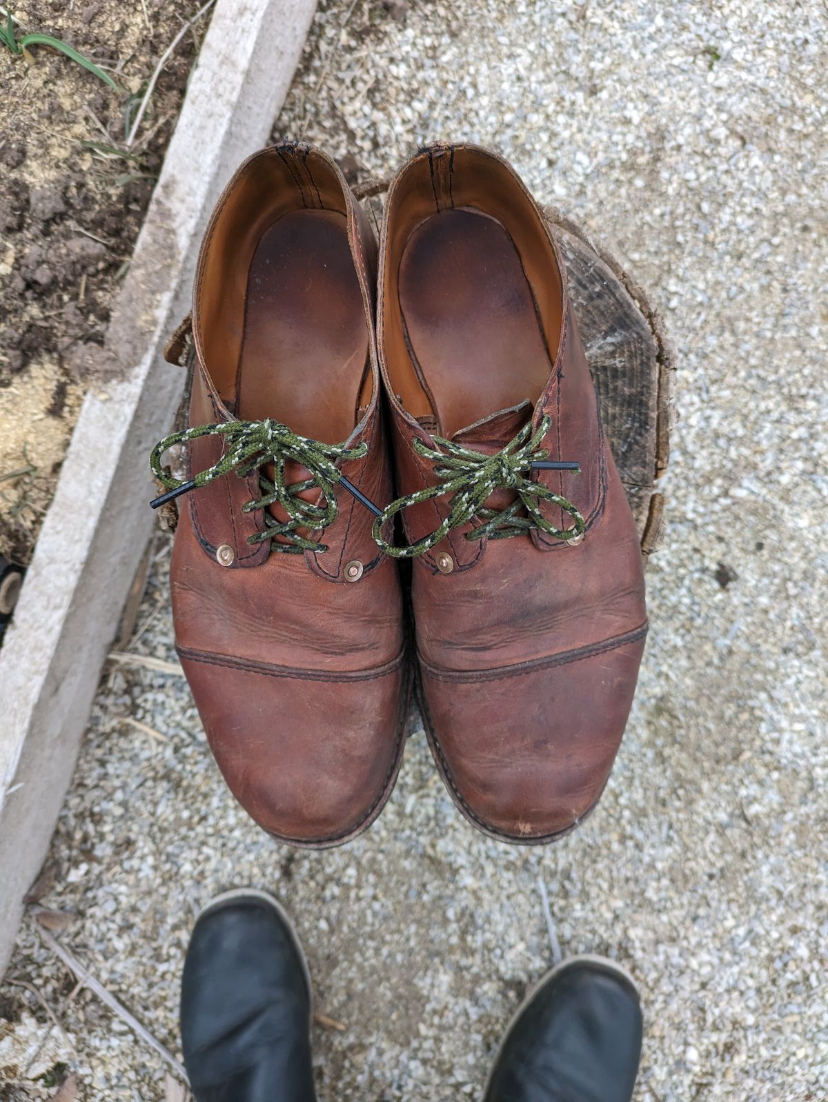 Photo by hooknpunch on April 2, 2024 of the Hook & Punch Derby Shoe in Conceria MPG Aragona English Tan.