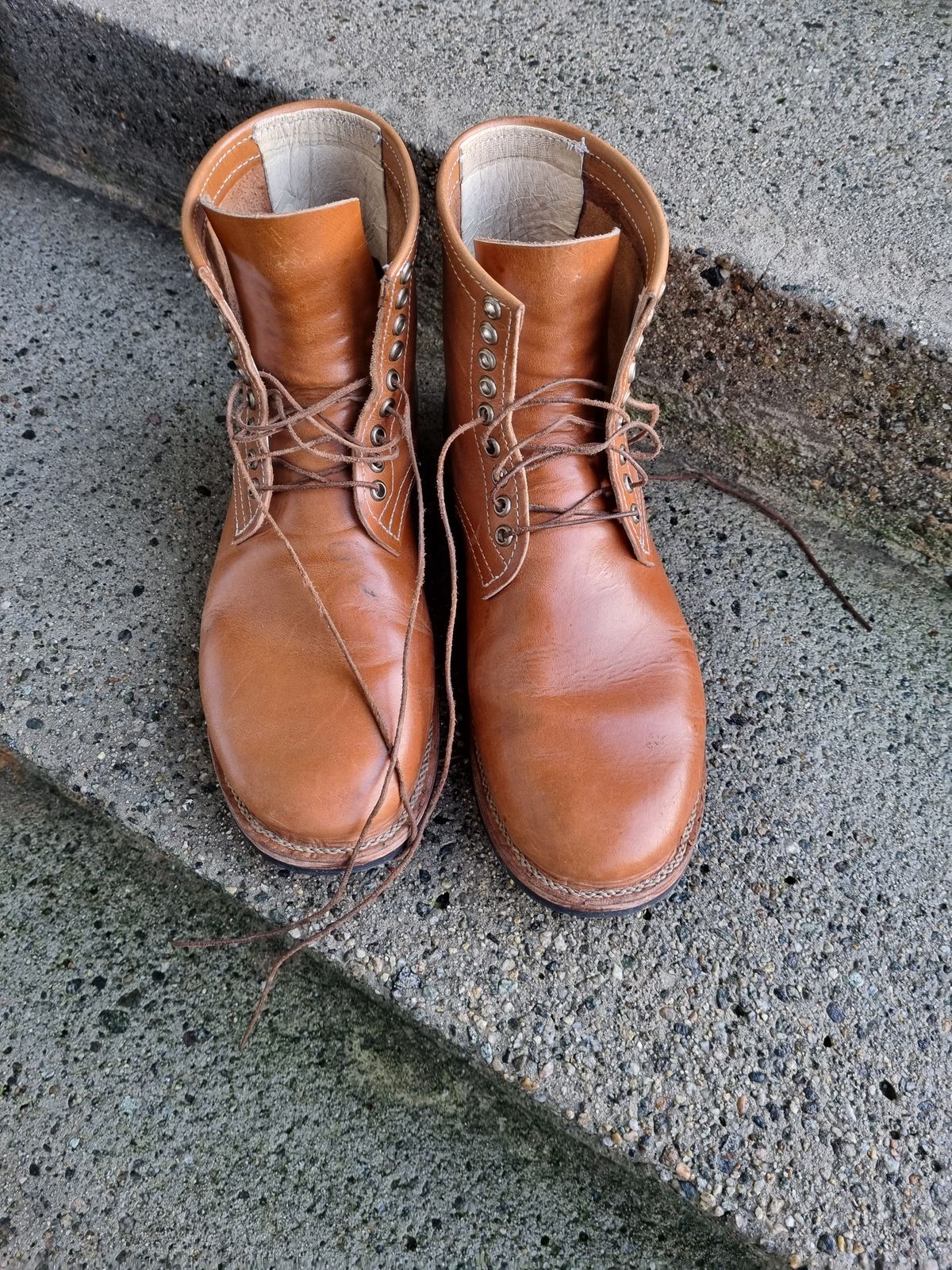 Photo by OrthoSam on February 1, 2023 of the Self-Made Unlisted Model in Lonsdale Heritage Series British Tan.