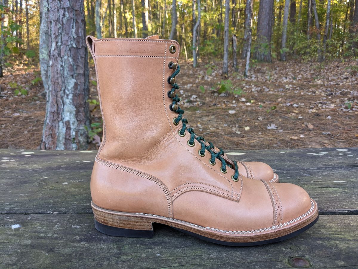 Photo by patina23 on November 5, 2023 of the Onderhoud SBC01 in Wickett & Craig Russet Traditional Harness.