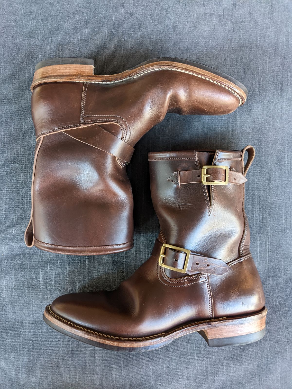 Photo by Trim_Man on December 5, 2022 of the Viberg Engineer in Horween Brown Chromexcel Horsebutt.