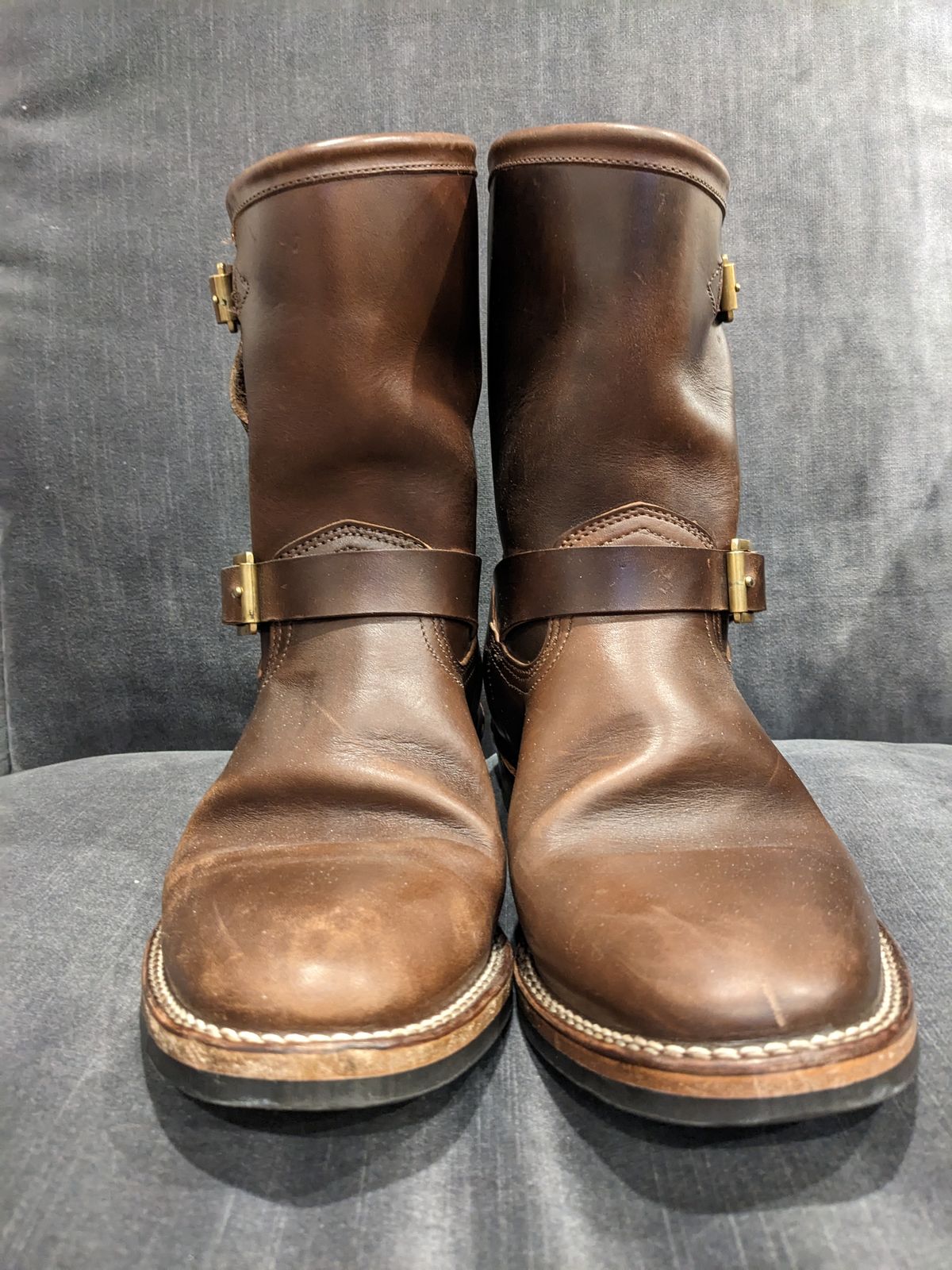 Photo by Trim_Man on January 6, 2023 of the Viberg Engineer in Horween Brown Chromexcel Horsebutt.