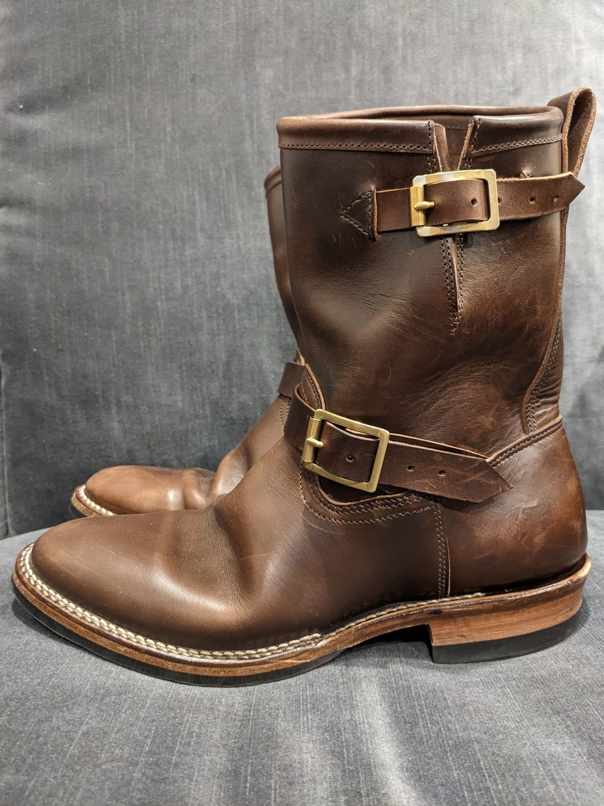 Photo by Trim_Man on January 6, 2023 of the Viberg Engineer in Horween Brown Chromexcel Horsebutt.