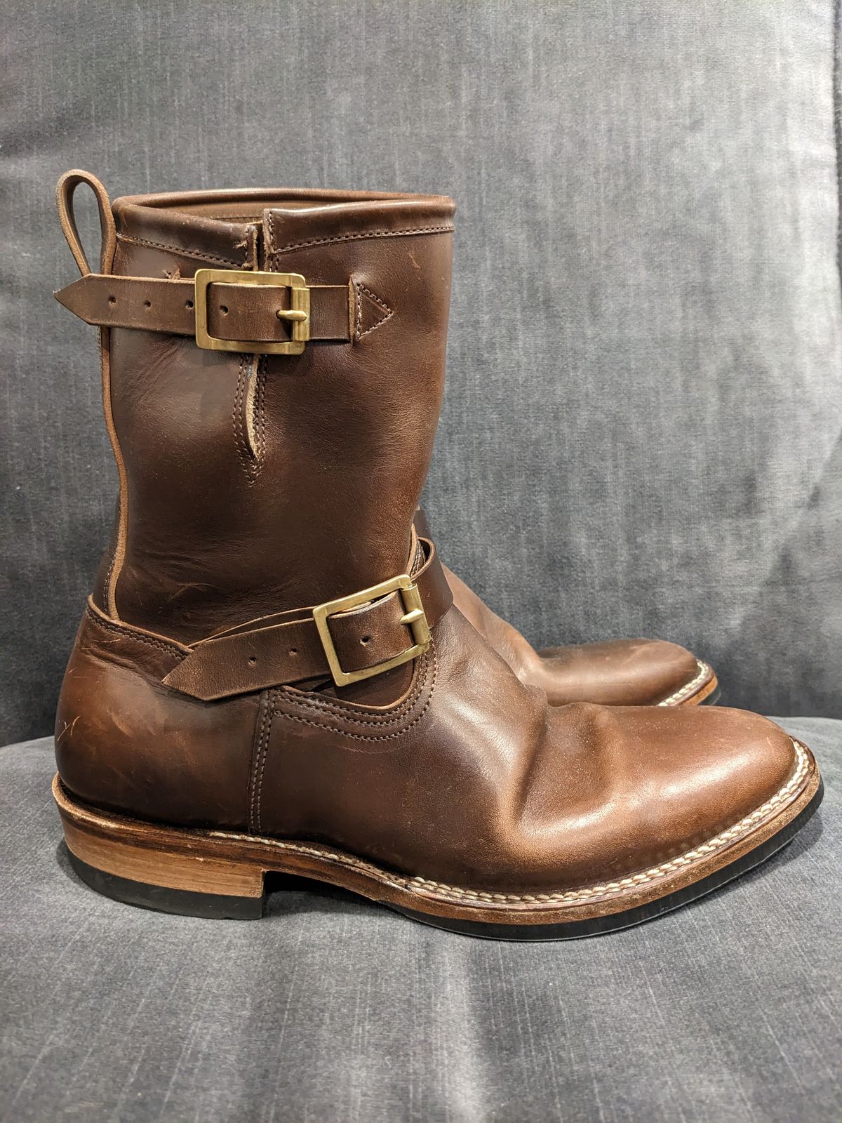 Photo by Trim_Man on January 6, 2023 of the Viberg Engineer in Horween Brown Chromexcel Horsebutt.