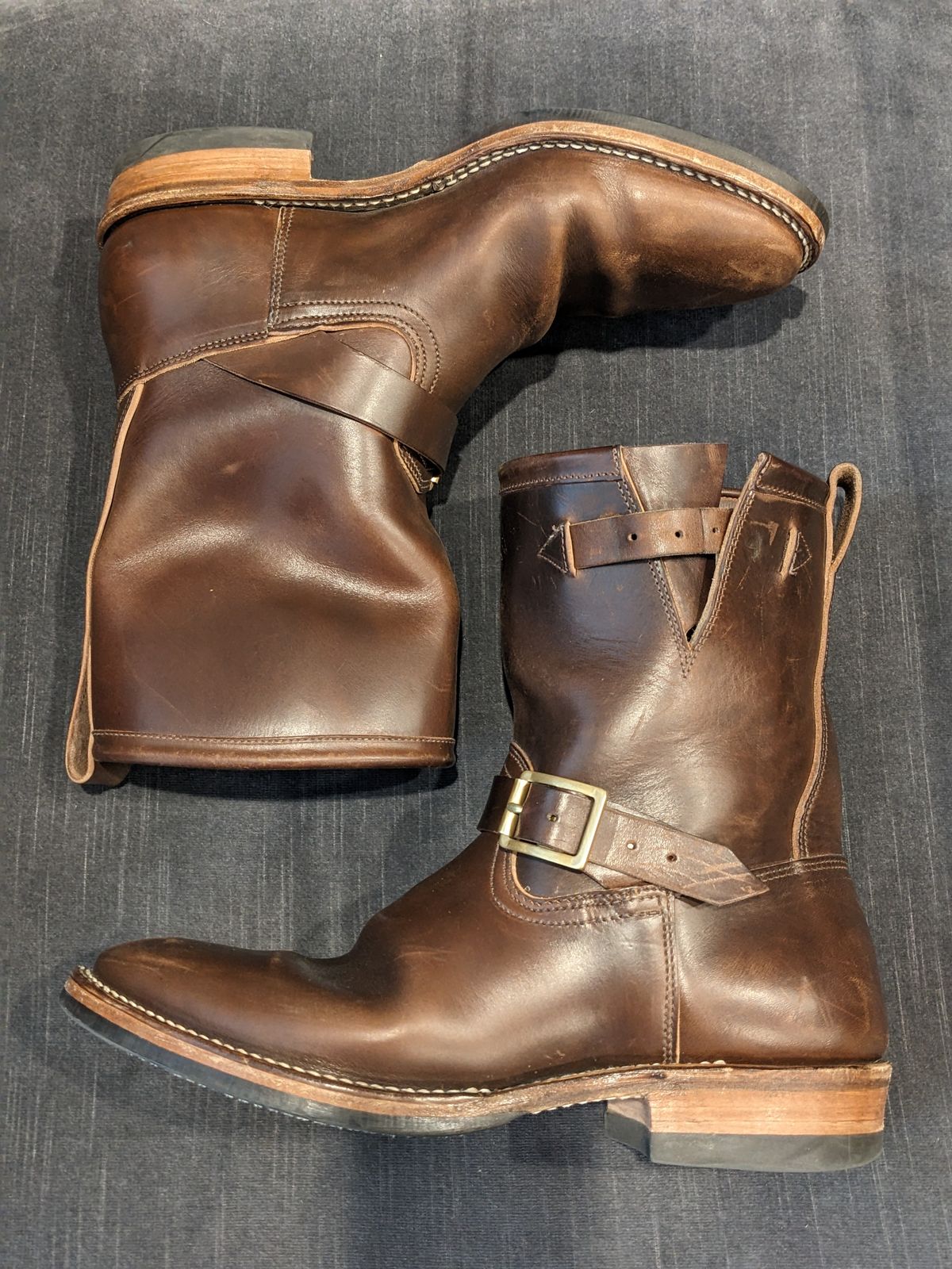 Photo by Trim_Man on February 5, 2023 of the Viberg Engineer in Horween Brown Chromexcel Horsebutt.