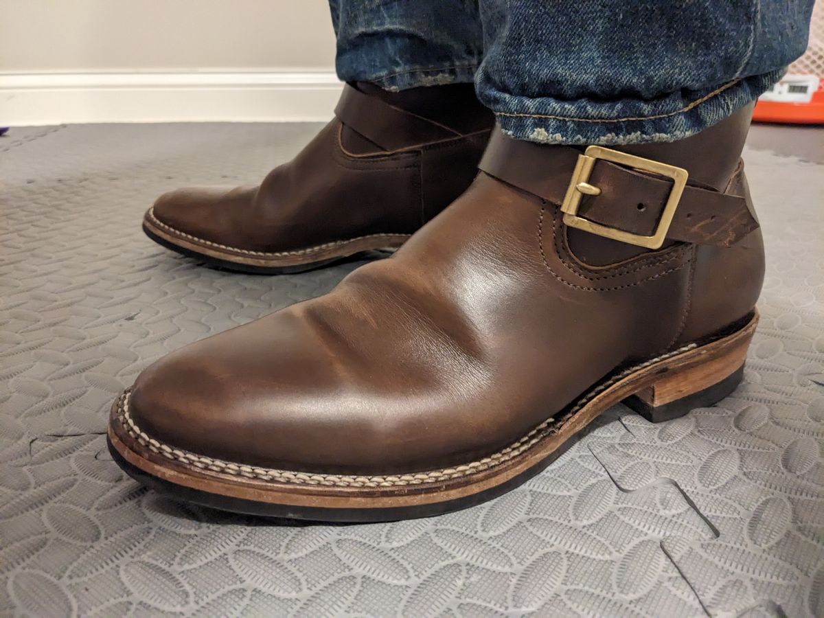 Photo by Trim_Man on April 5, 2023 of the Viberg Engineer in Horween Brown Chromexcel Horsebutt.