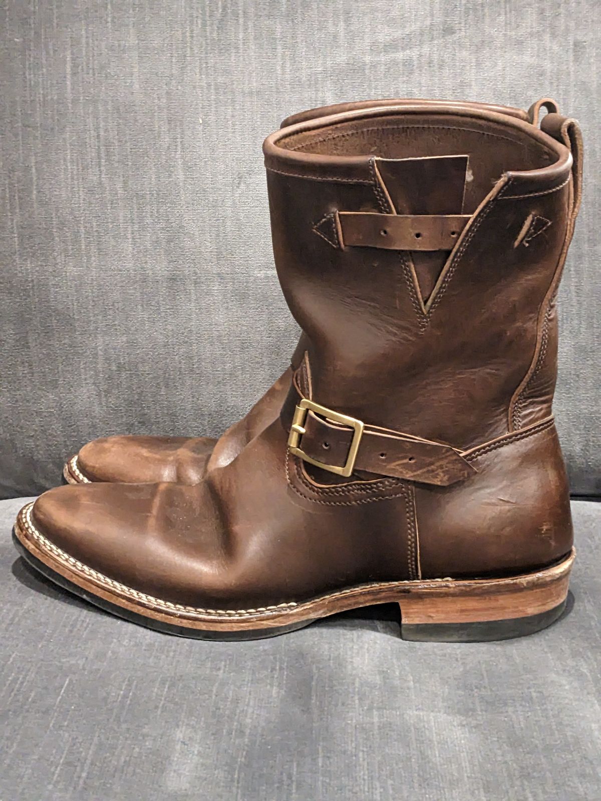 Photo by Trim_Man on April 5, 2023 of the Viberg Engineer in Horween Brown Chromexcel Horsebutt.