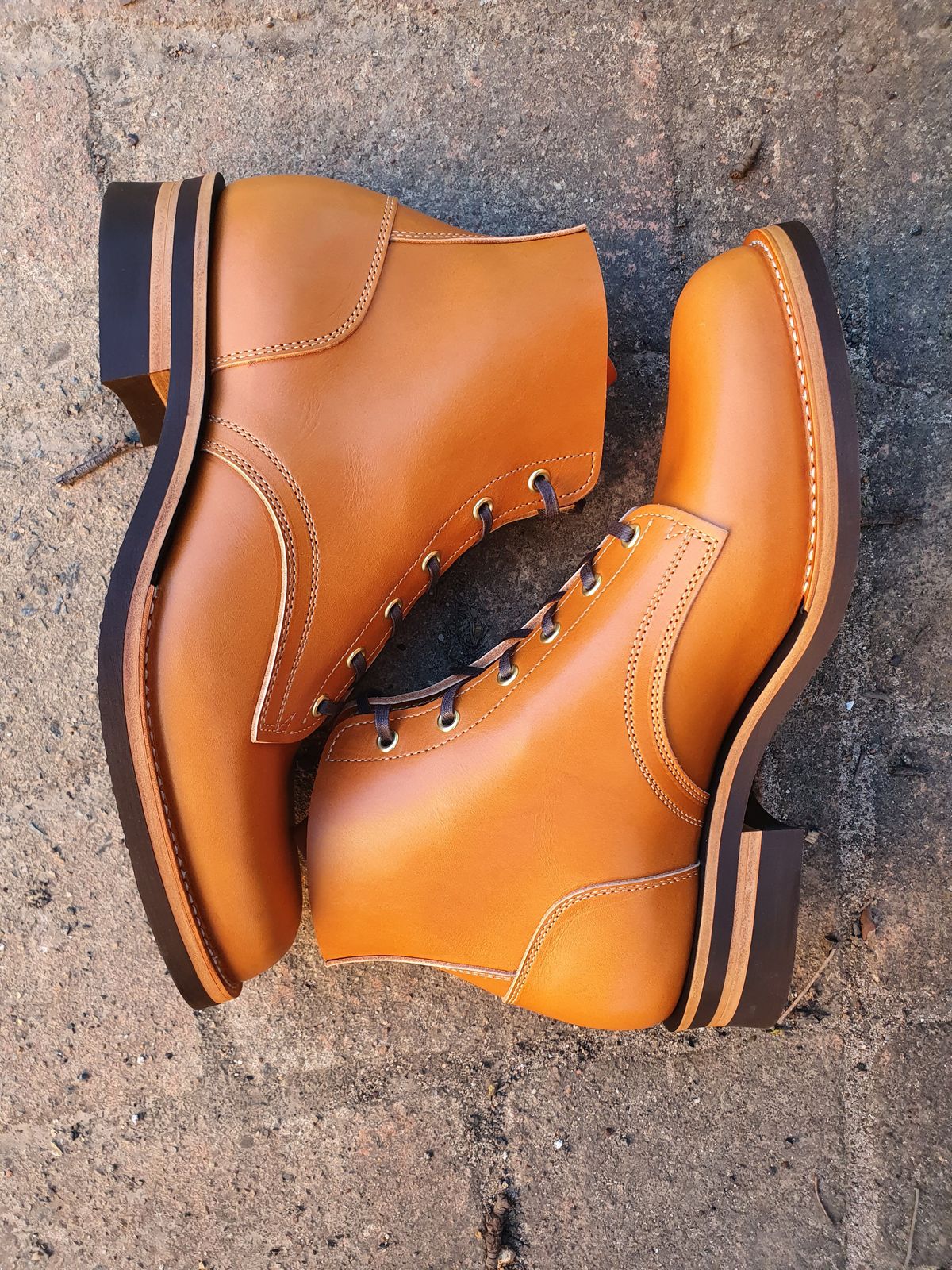 Photo by jasonissm on November 2, 2022 of the Jack & White Brothers Letterman ZERO in Light Brown Oil Wax Steerhide.
