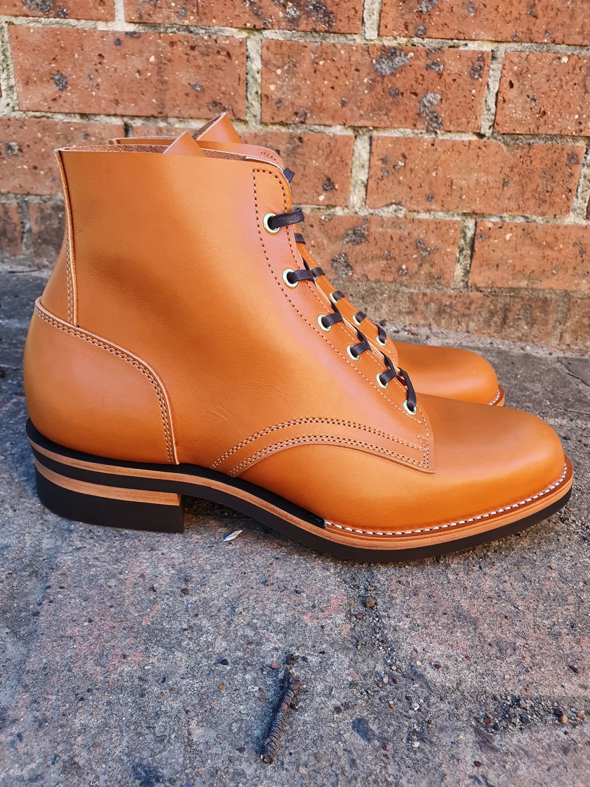 Photo by jasonissm on November 2, 2022 of the Jack & White Brothers Letterman ZERO in Light Brown Oil Wax Steerhide.