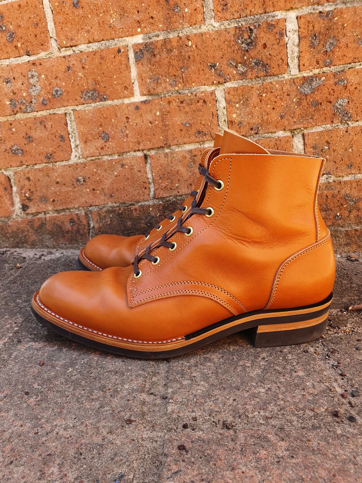Photo by jasonissm on December 2, 2022 of the Jack & White Brothers Letterman ZERO in Light Brown Oil Wax Steerhide.
