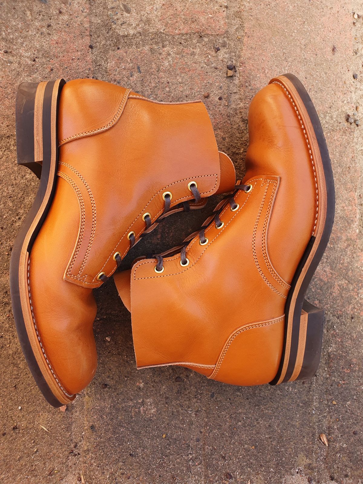 Photo by jasonissm on December 2, 2022 of the Jack & White Brothers Letterman ZERO in Light Brown Oil Wax Steerhide.