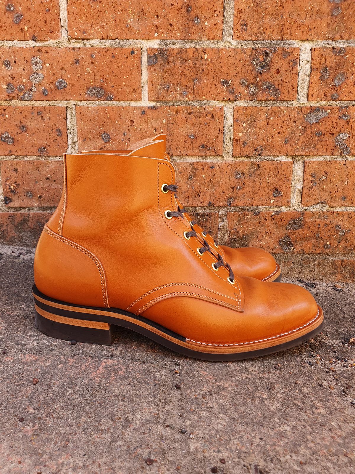 Photo by jasonissm on December 2, 2022 of the Jack & White Brothers Letterman ZERO in Light Brown Oil Wax Steerhide.