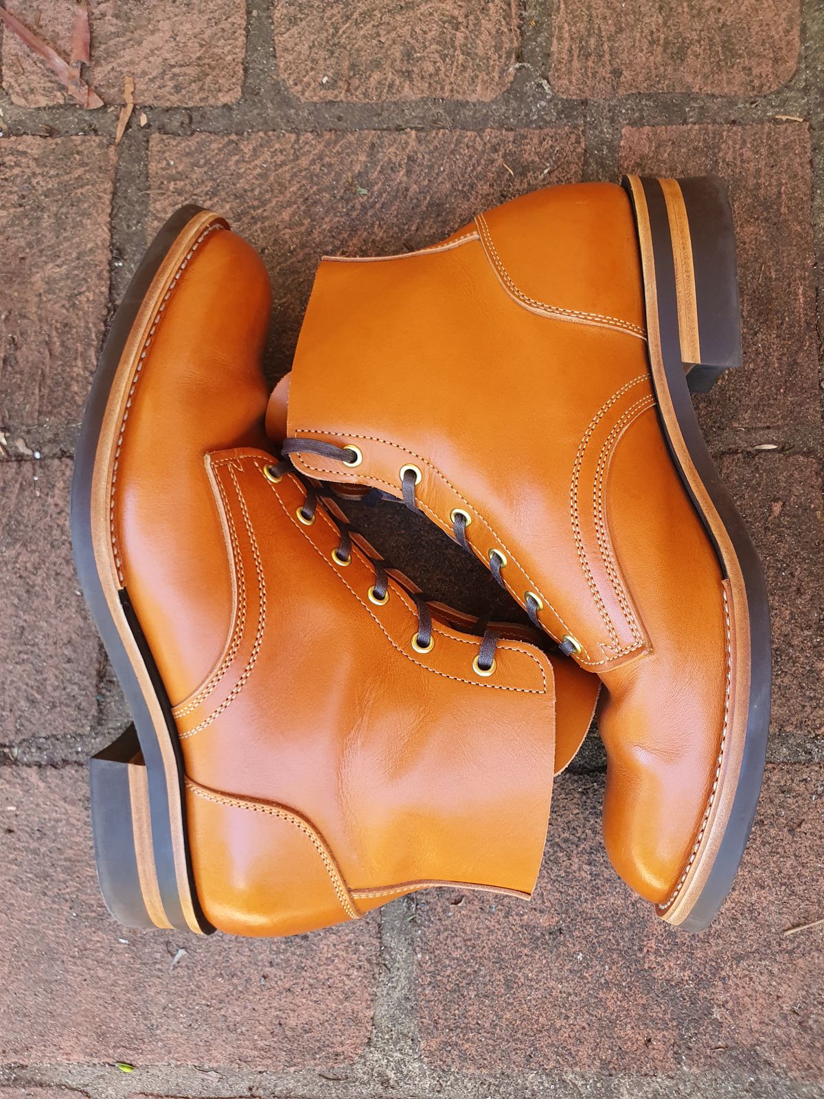 Photo by jasonissm on February 3, 2023 of the Jack & White Brothers Letterman ZERO in Light Brown Oil Wax Steerhide.