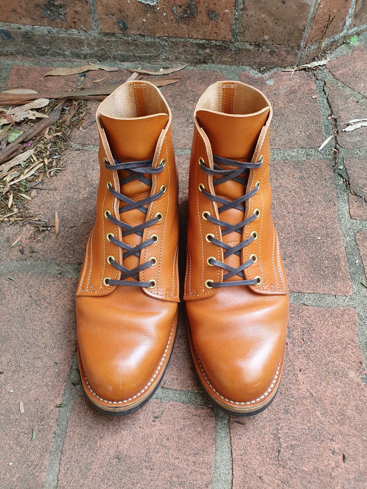 Photo by jasonissm on March 3, 2023 of the Jack & White Brothers Letterman ZERO in Light Brown Oil Wax Steerhide.