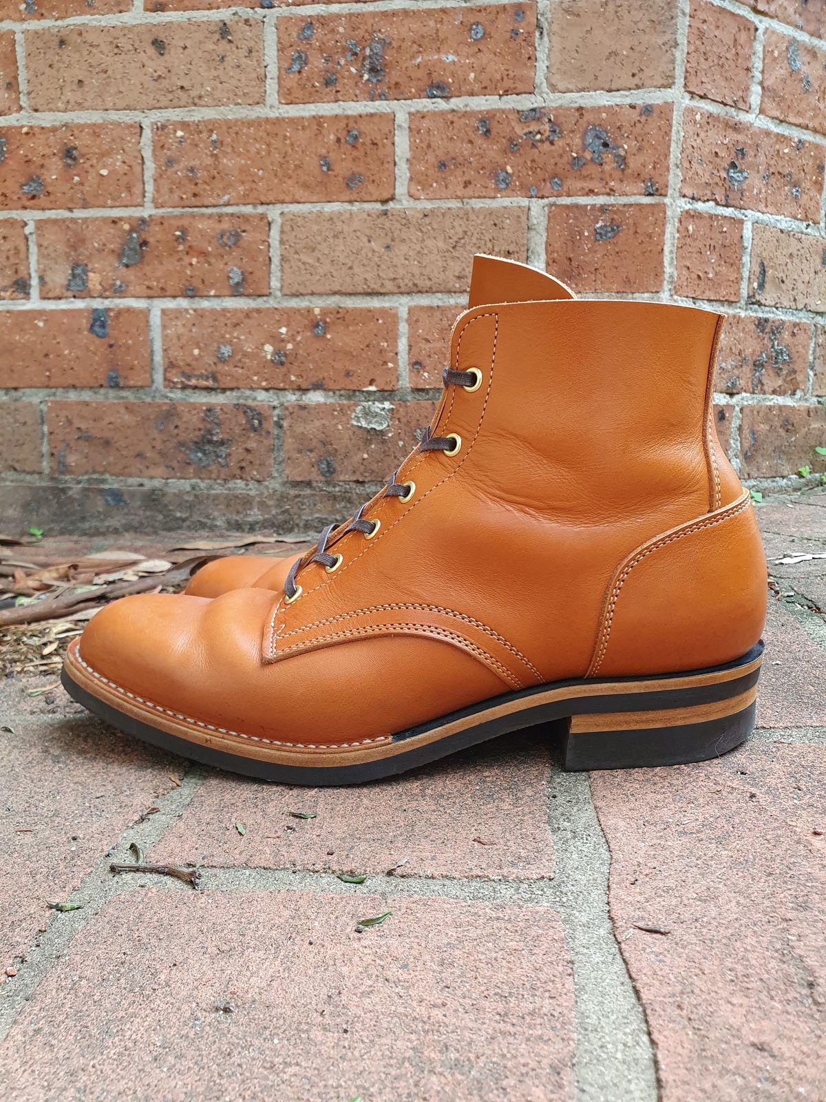 Photo by jasonissm on March 3, 2023 of the Jack & White Brothers Letterman ZERO in Light Brown Oil Wax Steerhide.