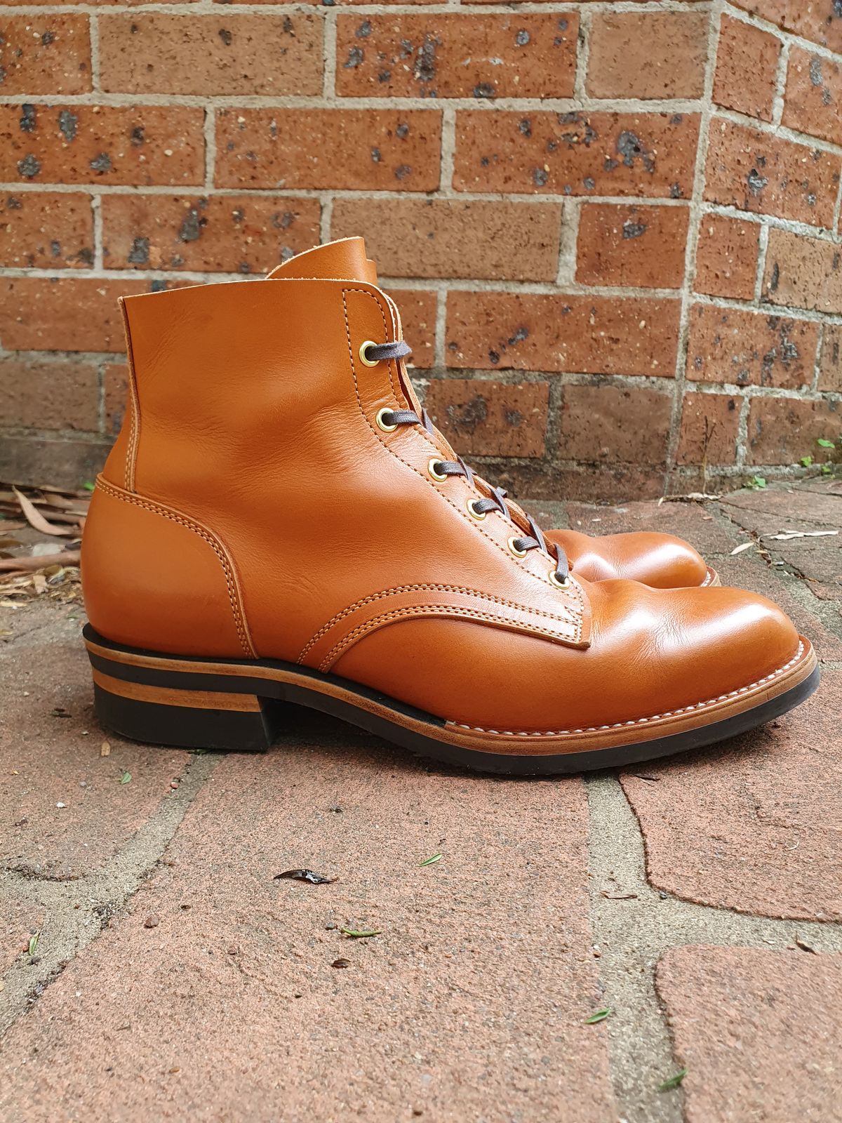 Photo by jasonissm on March 3, 2023 of the Jack & White Brothers Letterman ZERO in Light Brown Oil Wax Steerhide.