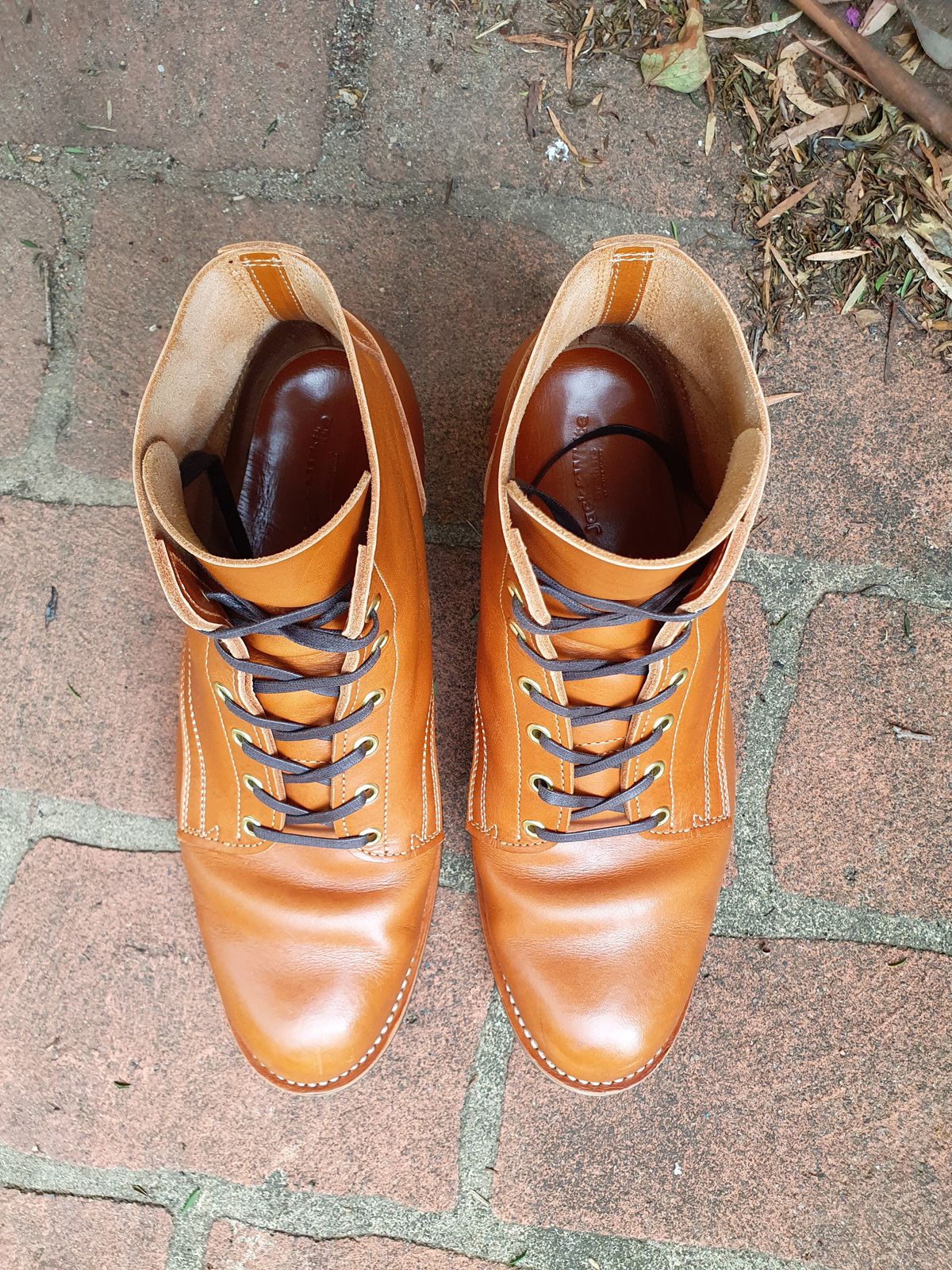 Photo by jasonissm on March 3, 2023 of the Jack & White Brothers Letterman ZERO in Light Brown Oil Wax Steerhide.