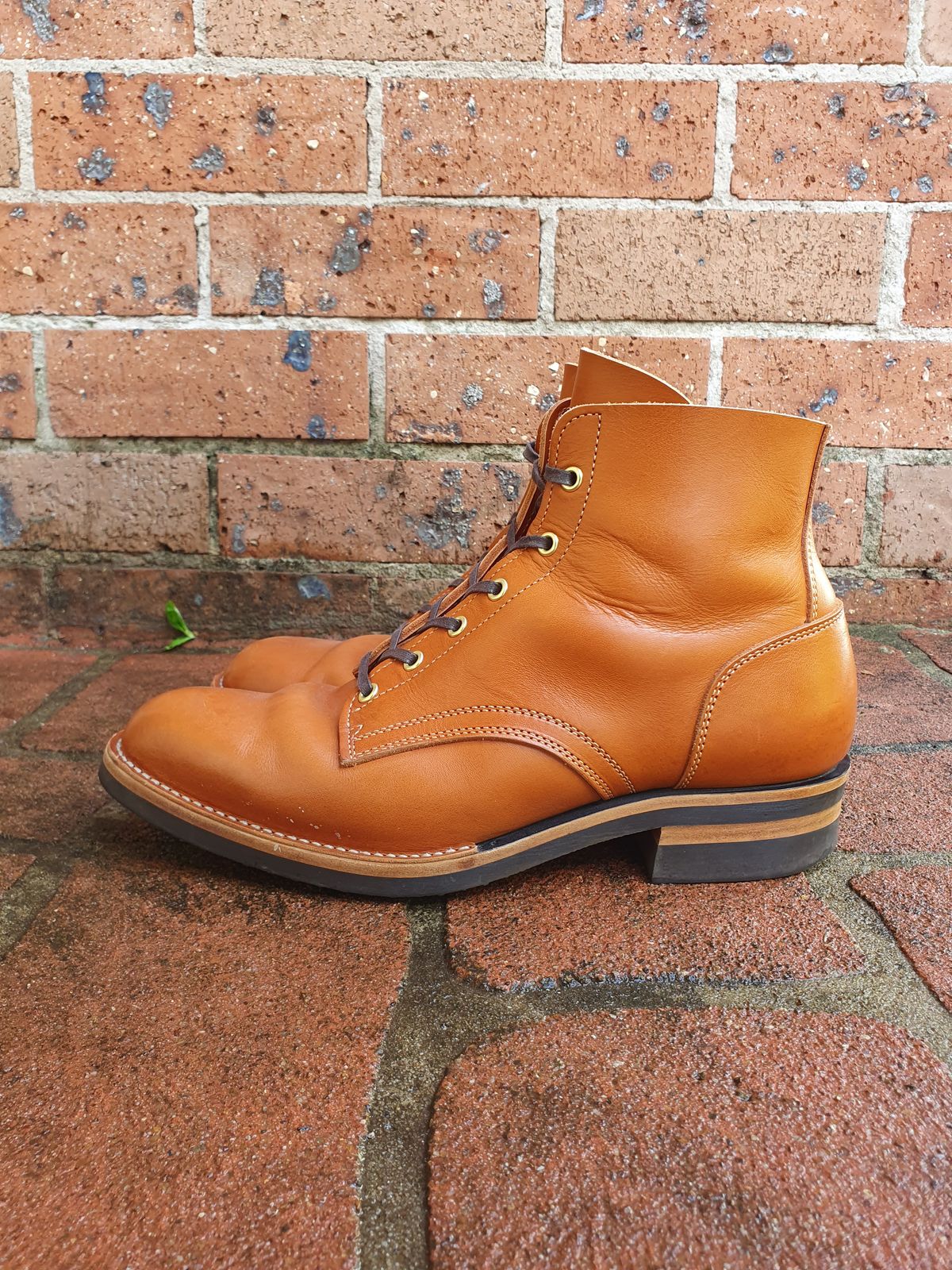 Photo by jasonissm on April 3, 2023 of the Jack & White Brothers Letterman ZERO in Light Brown Oil Wax Steerhide.