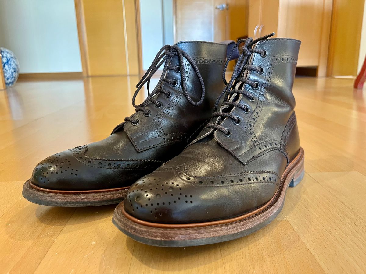 Photo by mr_spud on December 30, 2024 of the Tricker's Stow Country Boot in Cafe Burnished Calf.