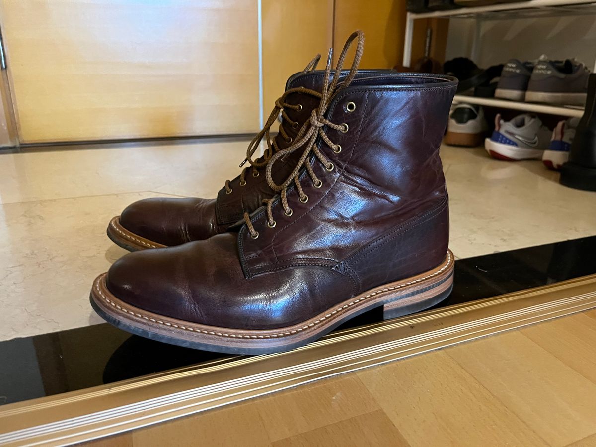 Photo by mr_spud on December 23, 2024 of the Tricker's Tramping Boot in Horween Color 8 Dublin.