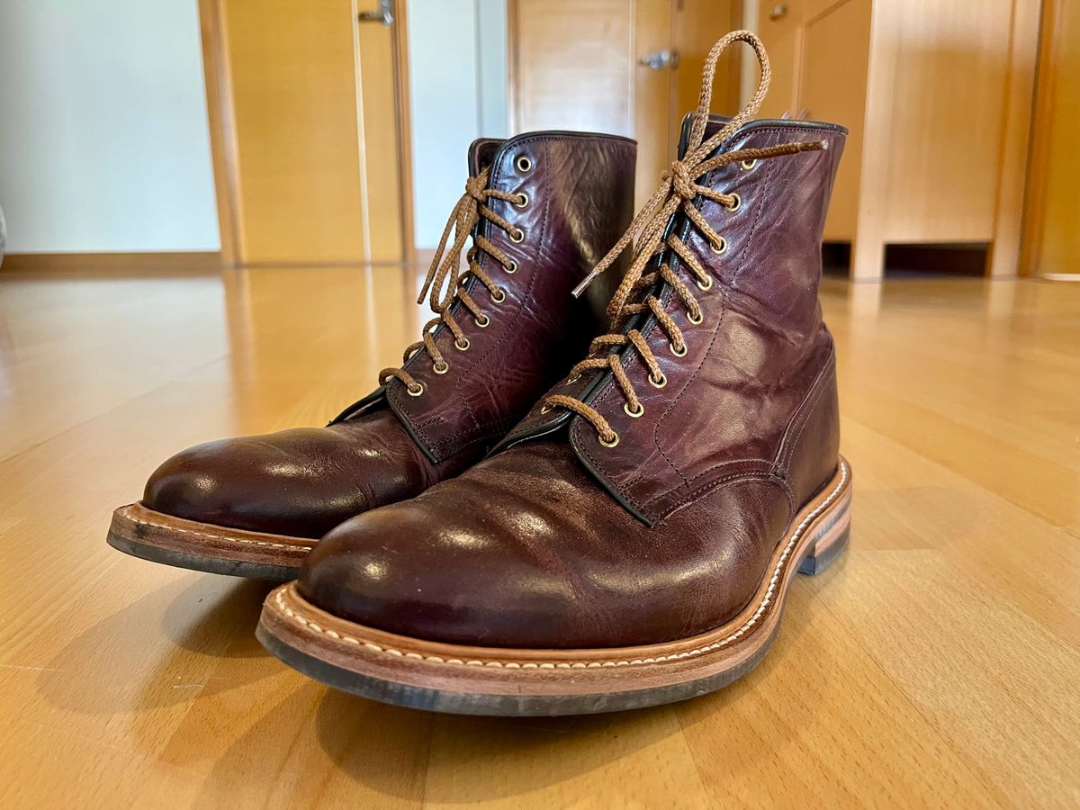 Photo by mr_spud on December 30, 2024 of the Tricker's Tramping Boot in Horween Color 8 Dublin.