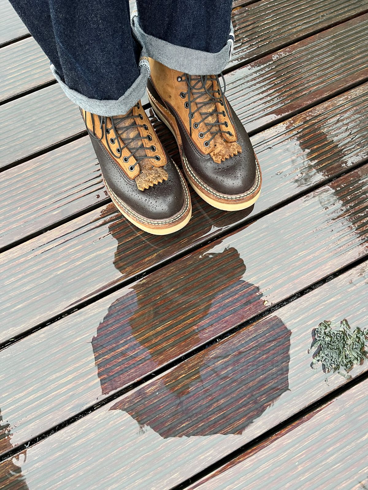 Photo by mr_spud on October 9, 2025 of the White's C350-CS in Seidel Brown Dress & Brown Distress.