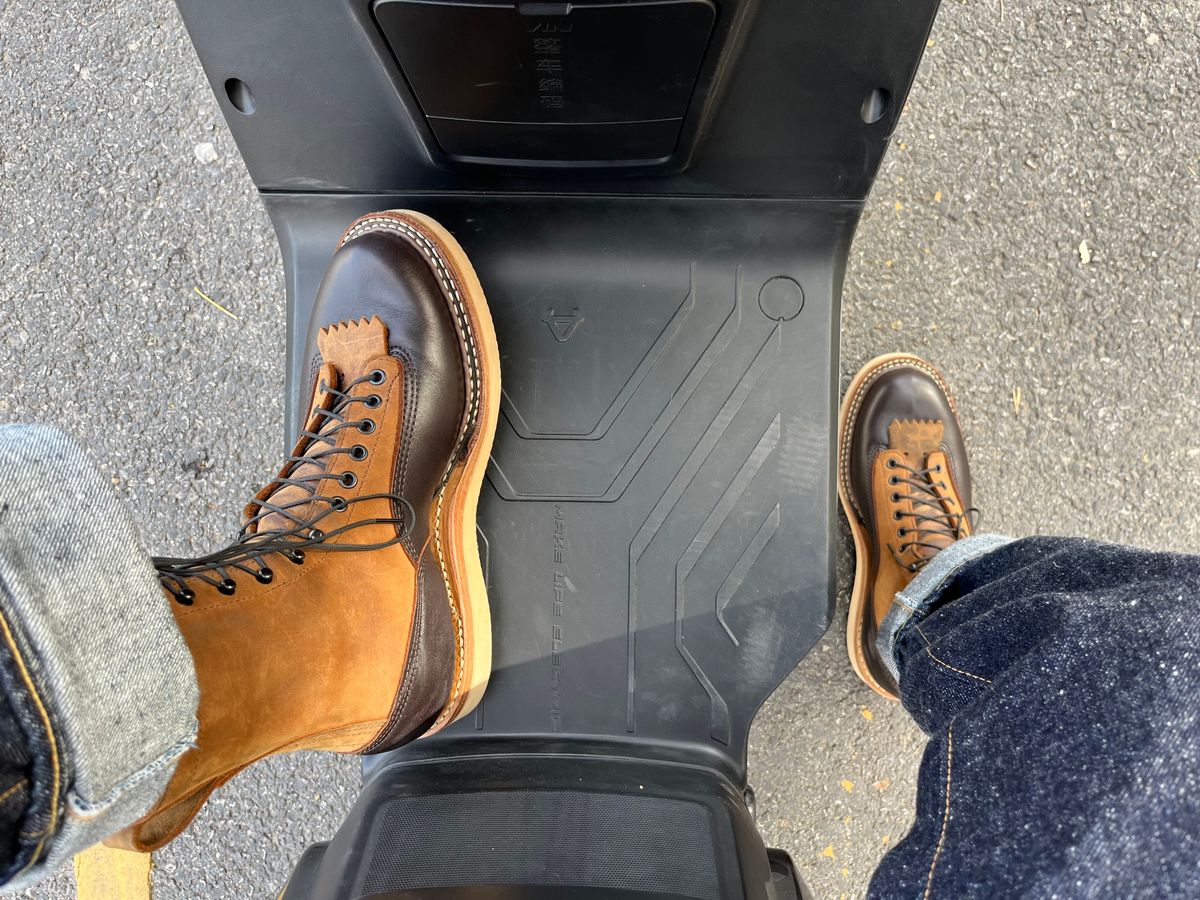 Photo by mr_spud on November 10, 2025 of the White's C350-CS in Seidel Brown Dress & Brown Distress.