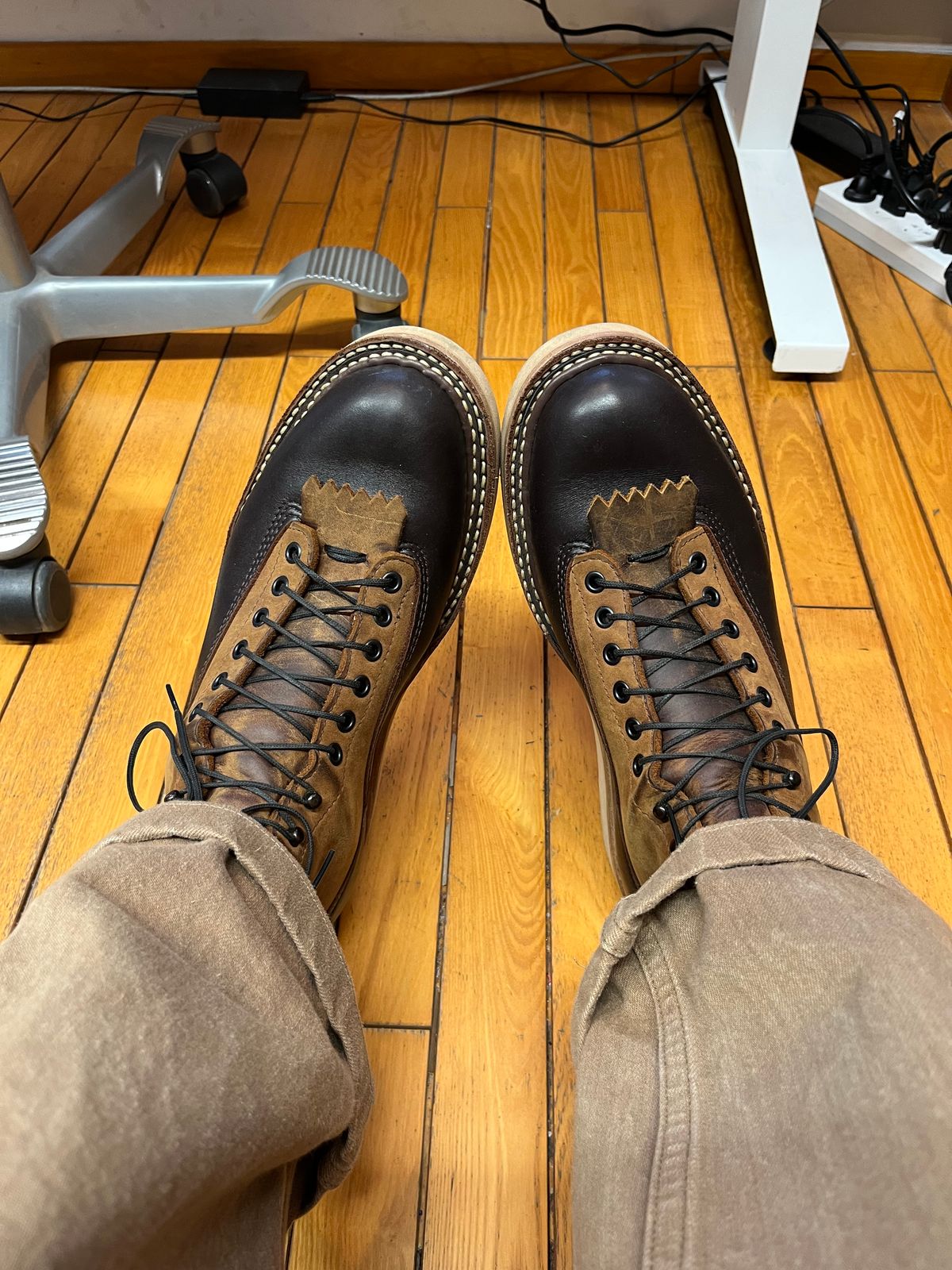 Photo by mr_spud on March 20, 2026 of the White's C350-CS in Seidel Brown Dress & Brown Distress.