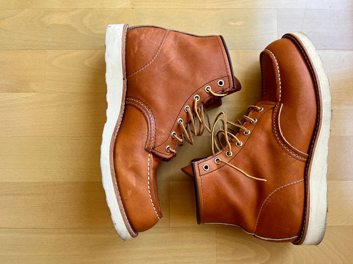 Photo by mr_spud on August 29, 2023 of the Red Wing 6-Inch Classic Moc in S.B. Foot Oro Legacy.