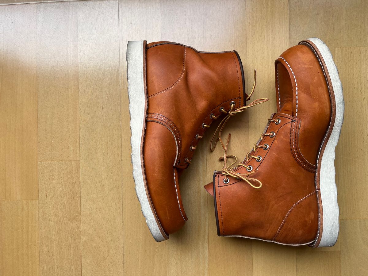 Photo by mr_spud on September 6, 2023 of the Red Wing 6-Inch Classic Moc in S.B. Foot Oro Legacy.