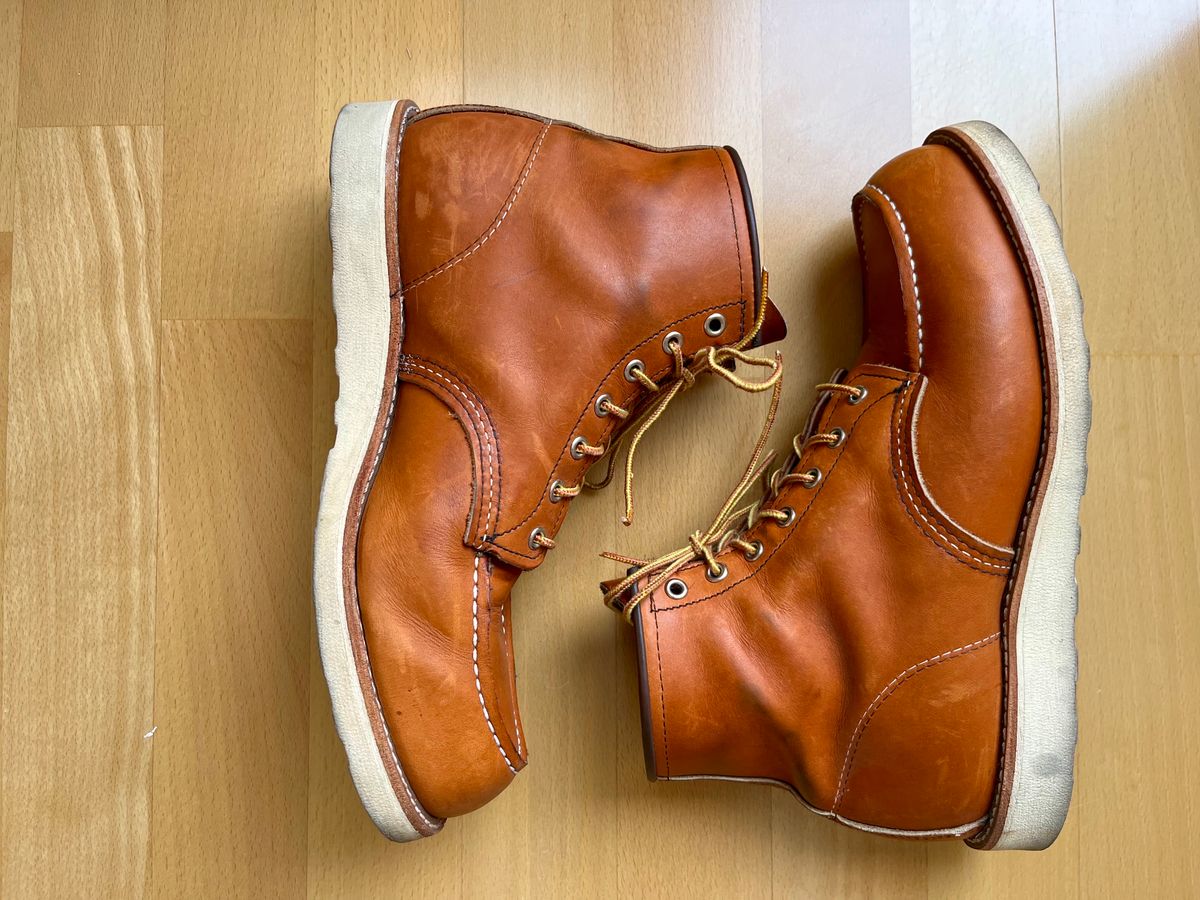 Photo by mr_spud on October 31, 2023 of the Red Wing 6-Inch Classic Moc in S.B. Foot Oro Legacy.