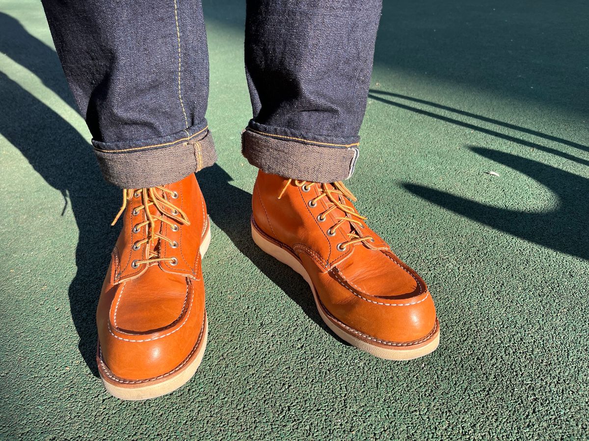 Photo by mr_spud on December 31, 2023 of the Red Wing 6-Inch Classic Moc in S.B. Foot Oro Legacy.