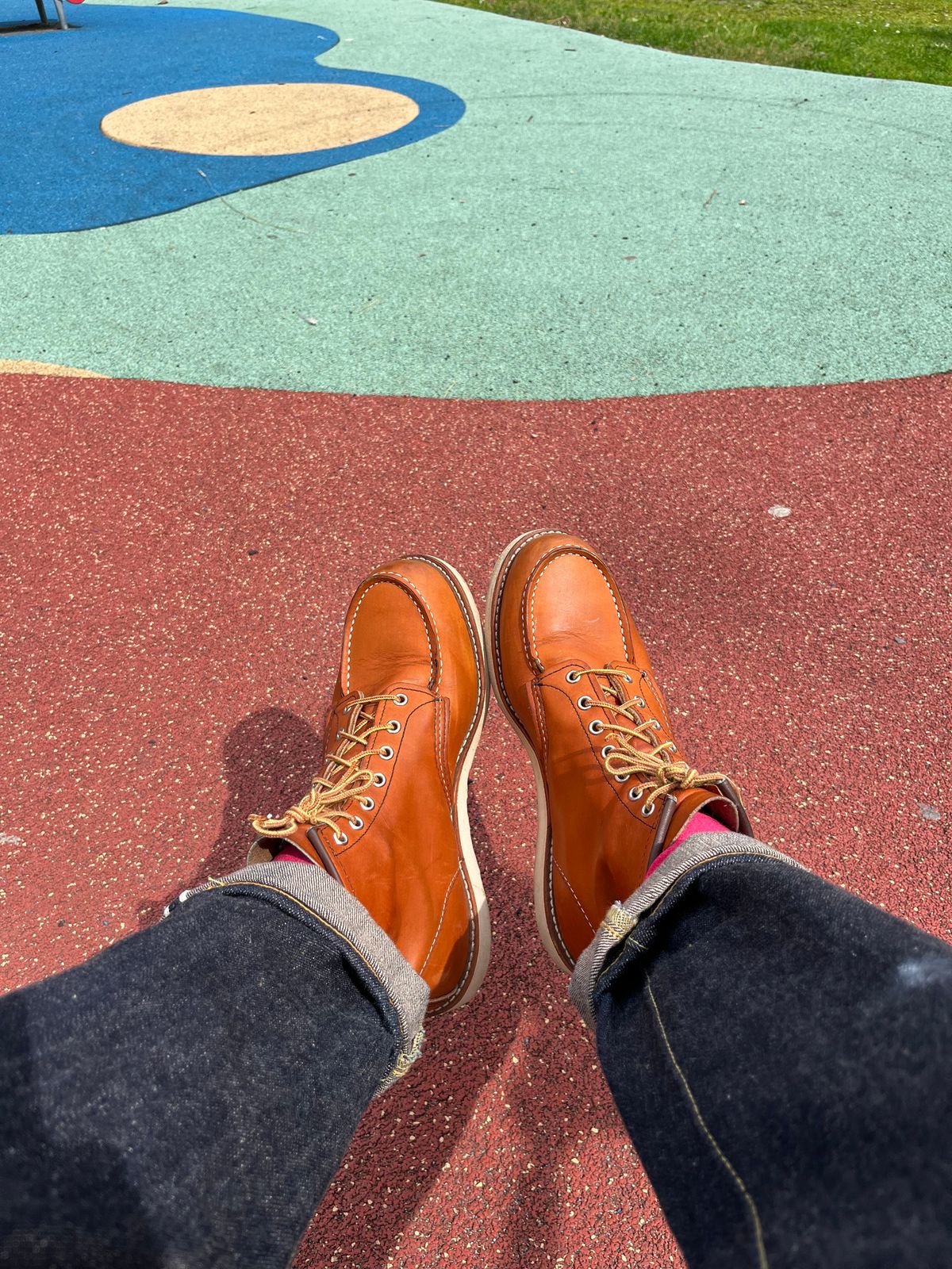 Photo by mr_spud on July 5, 2024 of the Red Wing 6-Inch Classic Moc in S.B. Foot Oro Legacy.