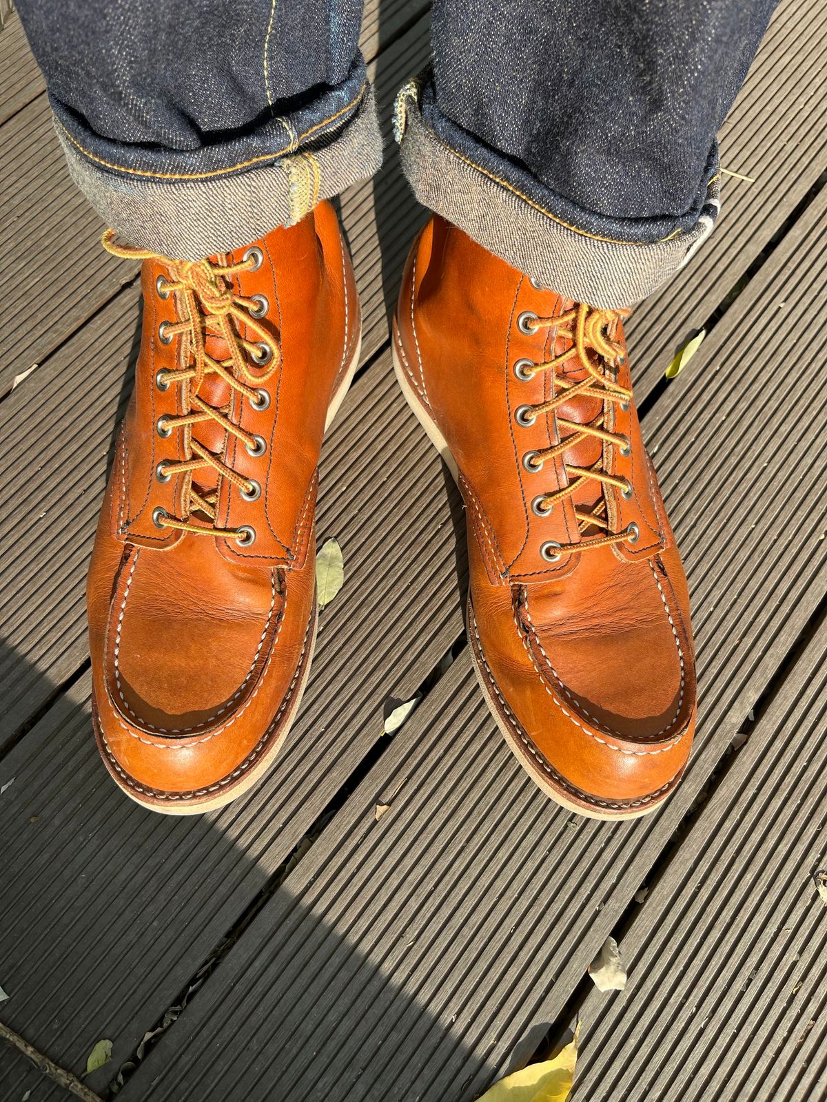 Photo by mr_spud on October 30, 2024 of the Red Wing 6-Inch Classic Moc in S.B. Foot Oro Legacy.