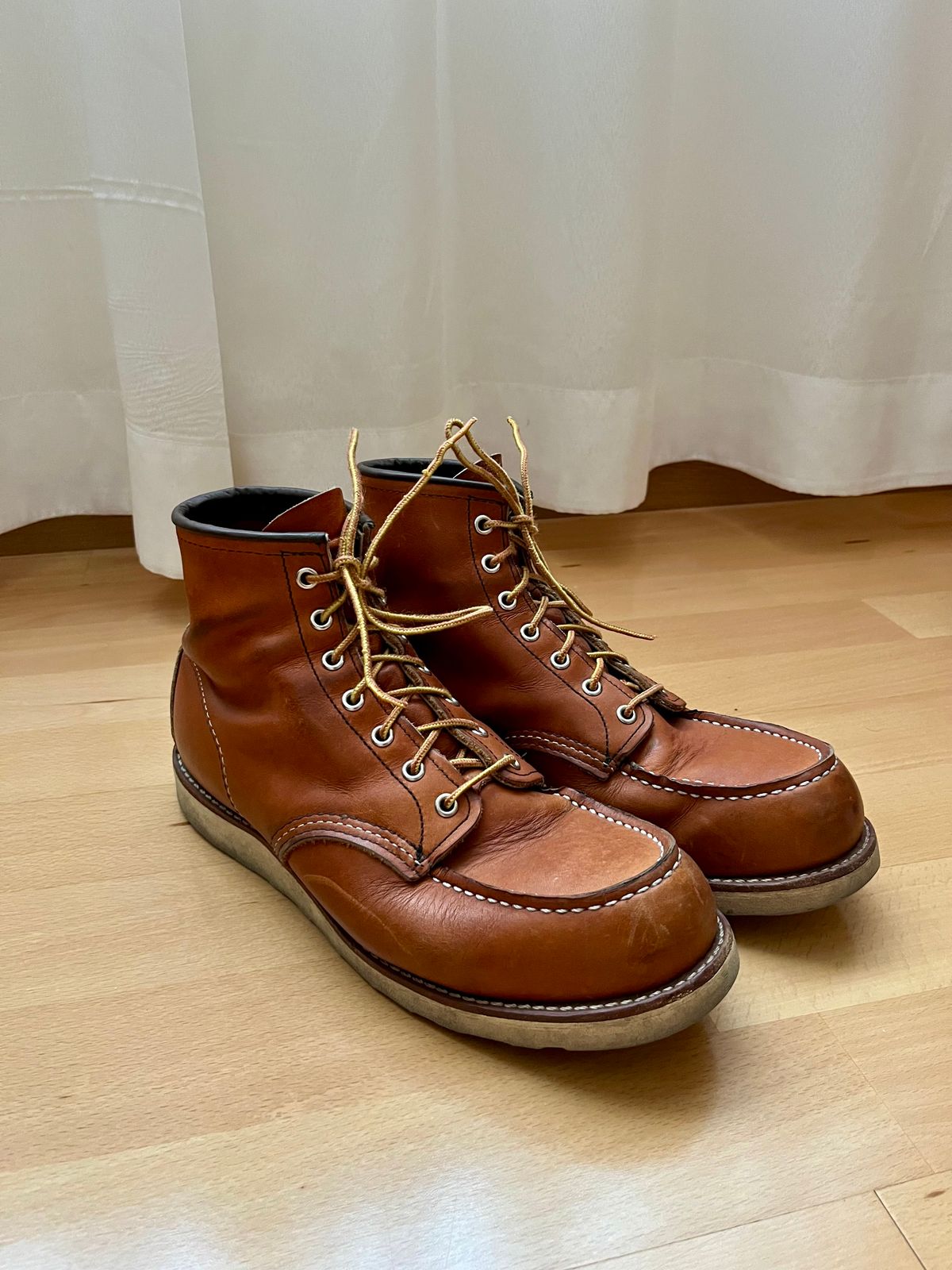 Photo by mr_spud on February 12, 2025 of the Red Wing 6-Inch Classic Moc in S.B. Foot Oro Legacy.