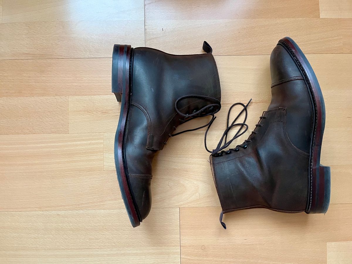 Photo by mr_spud on January 10, 2024 of the Crockett & Jones Coniston in Dark Brown Roughout Suede.