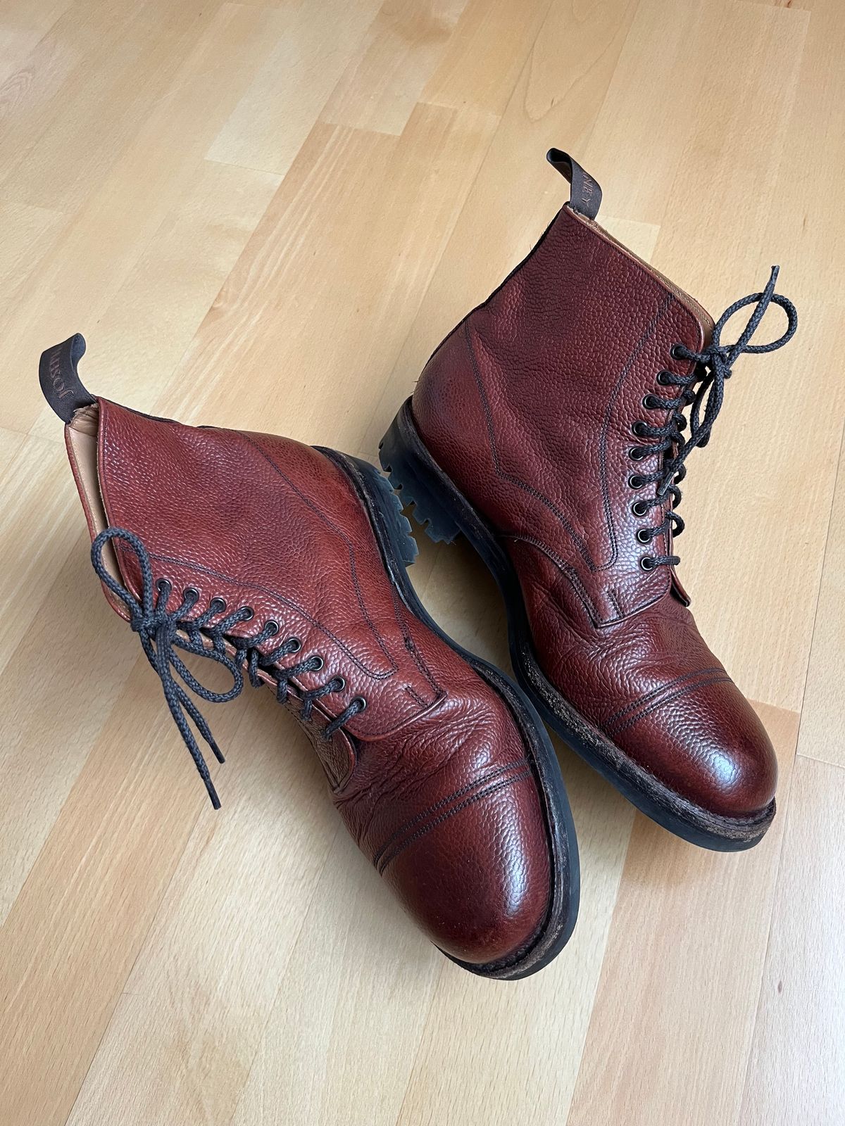 Photo by mr_spud on August 15, 2025 of the Cheaney Pennine 2 in D'Annonay Scotch Grain Calf.