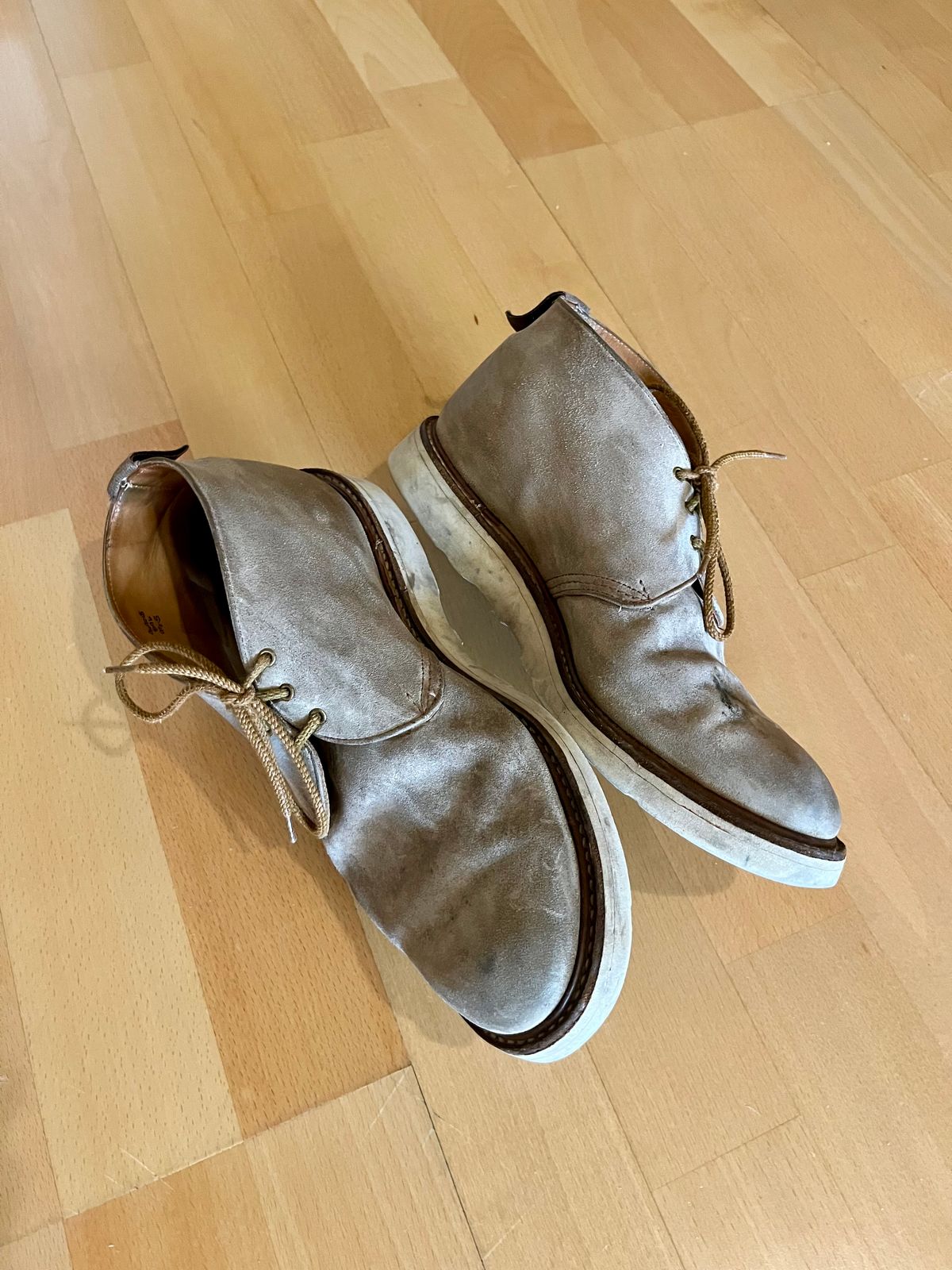 Photo by mr_spud on July 1, 2025 of the Tricker's Mike Chukka Boot in C.F. Stead Peanut Kudu Reverse.