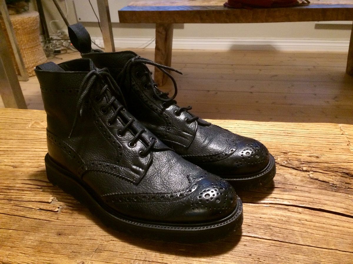 Photo by mr_spud on December 10, 2020 of the Tricker's Stow Country Boot in Black Olivvia Deerskin.